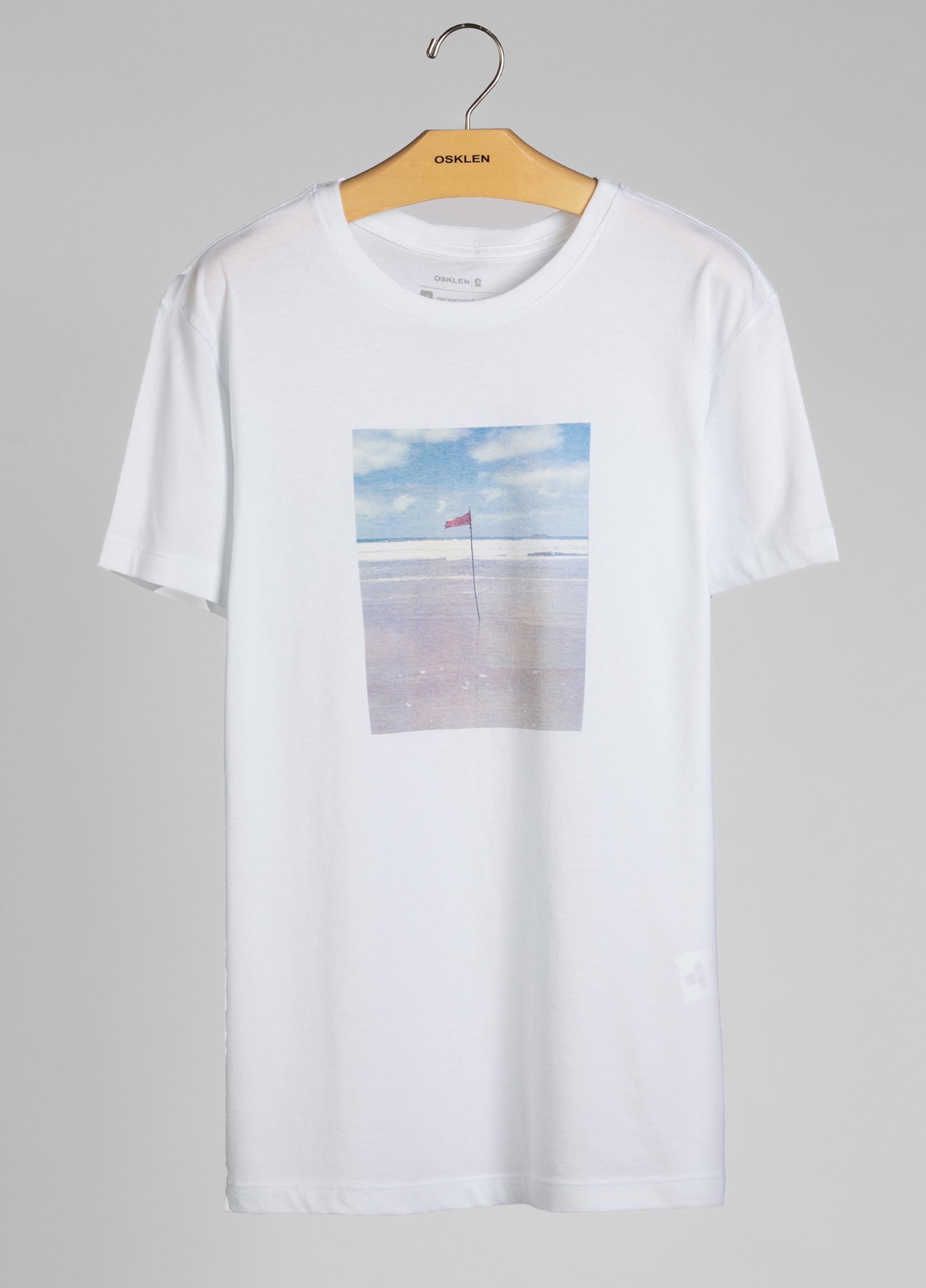 T-shirt stone red flag