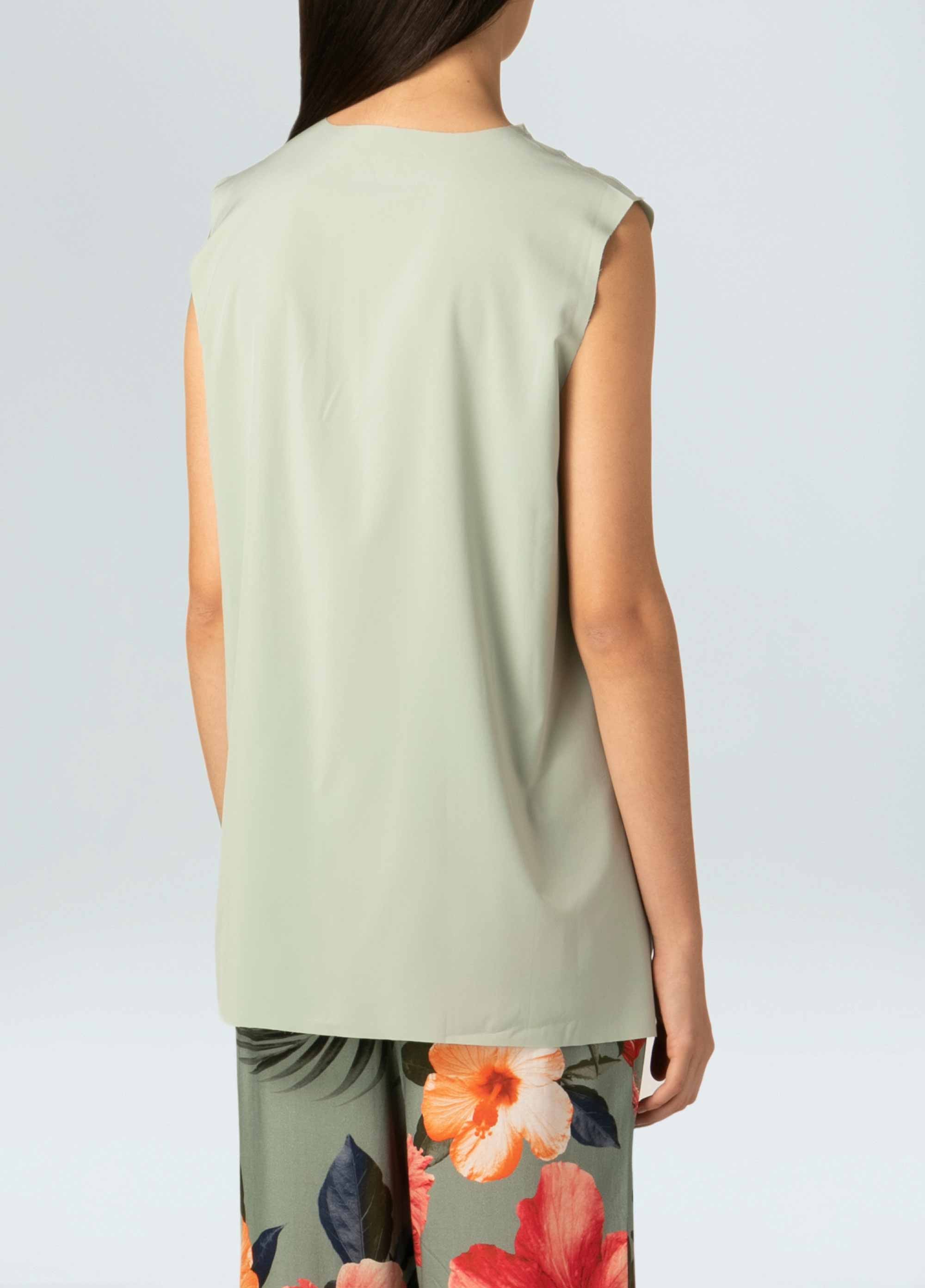 Blusa sleeveless superlight