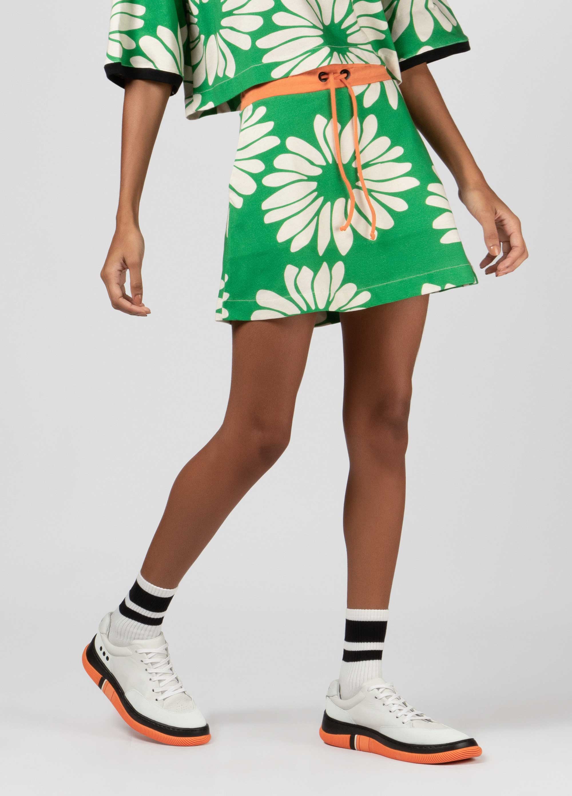 Saia macro daisy green