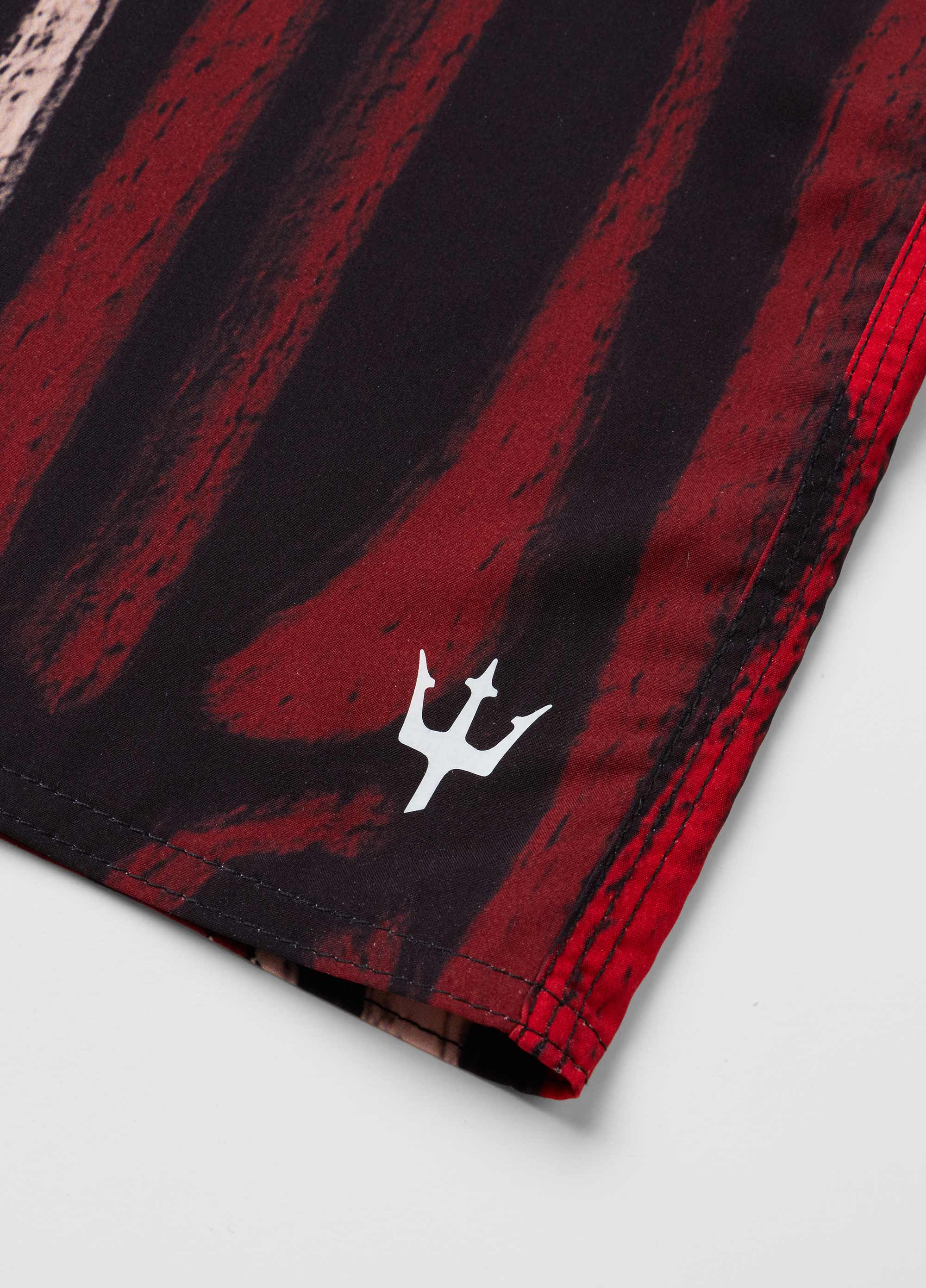 Bermuda surf red smokes