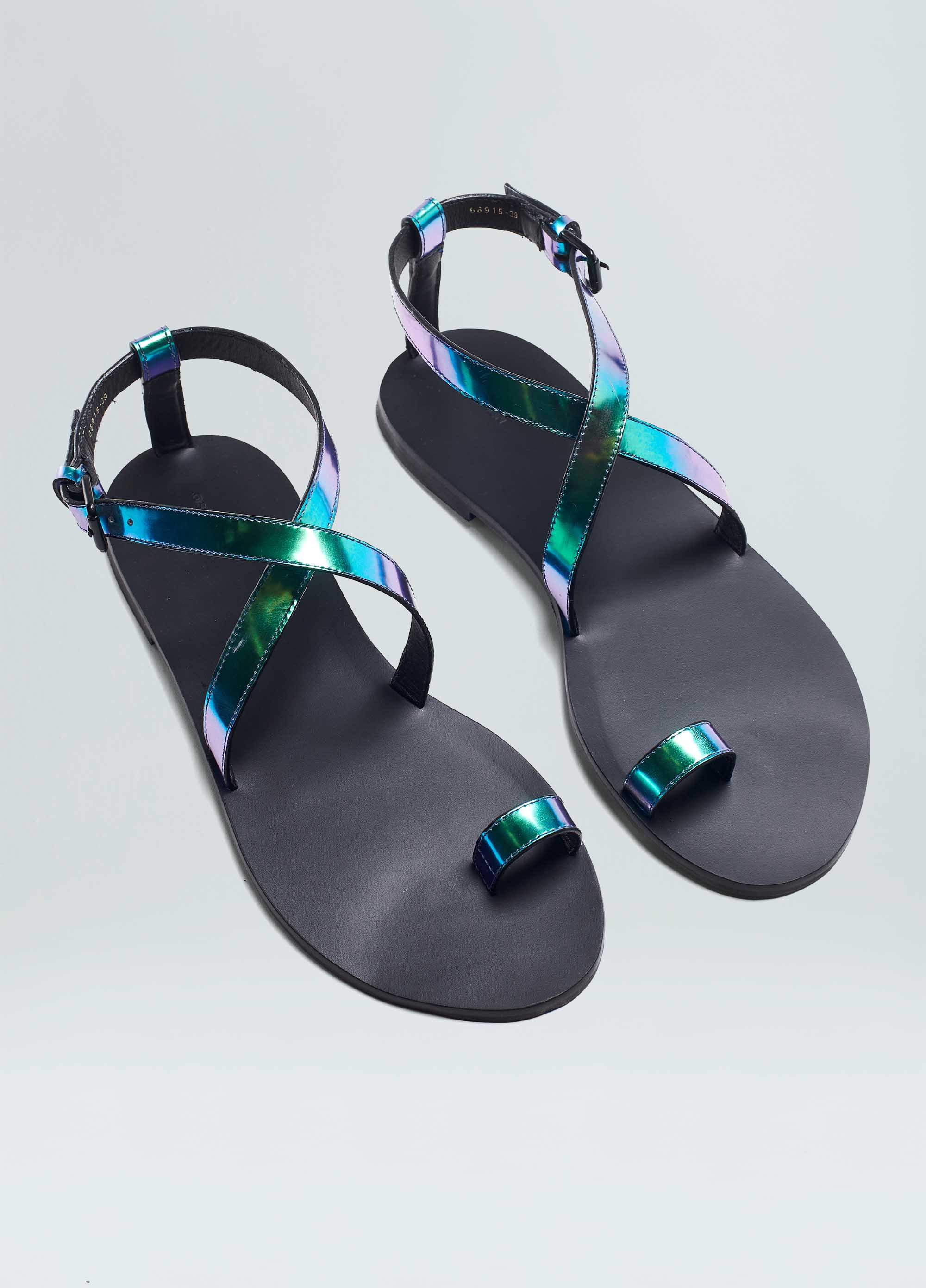Sandália flat straps holografica