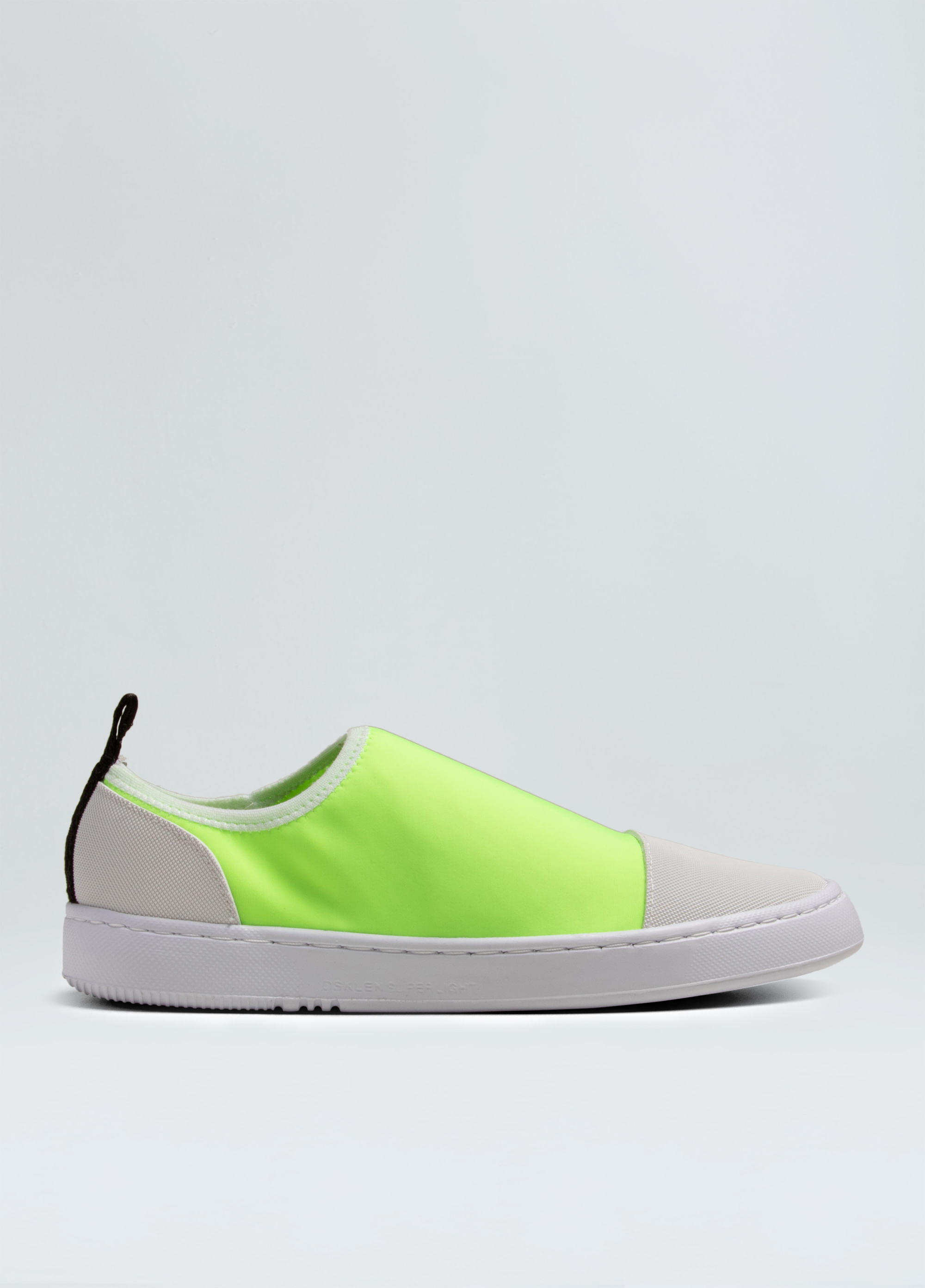 Tênis super light low top