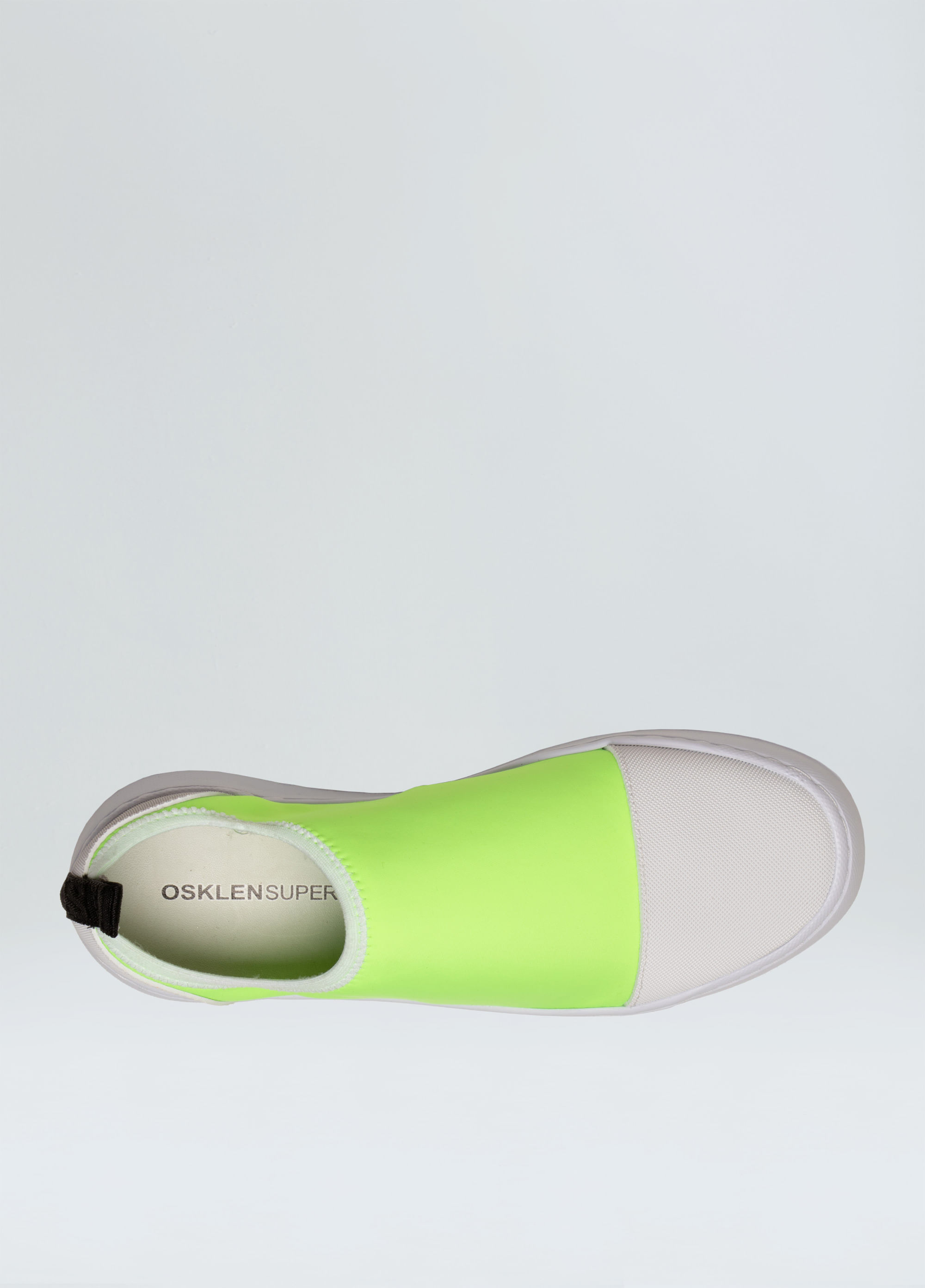 Tênis super light low top