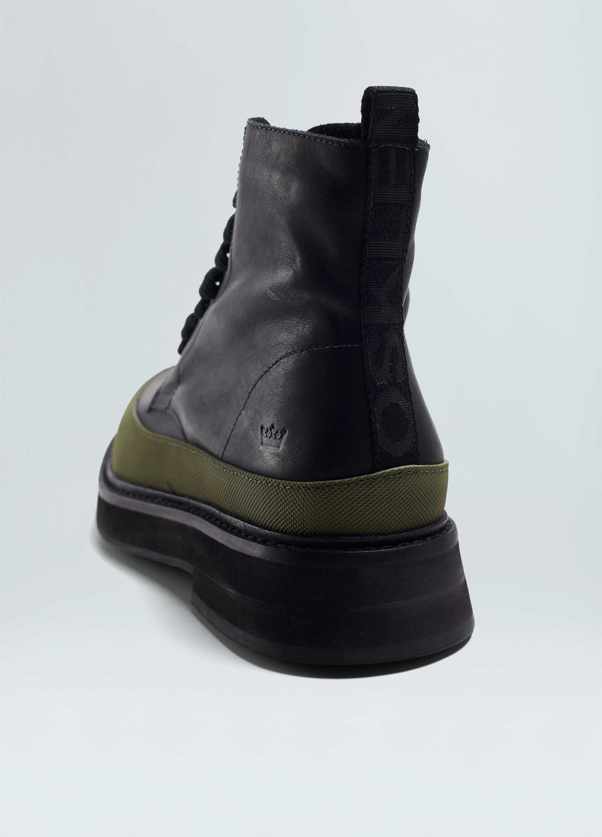 Bota coturno bicolor