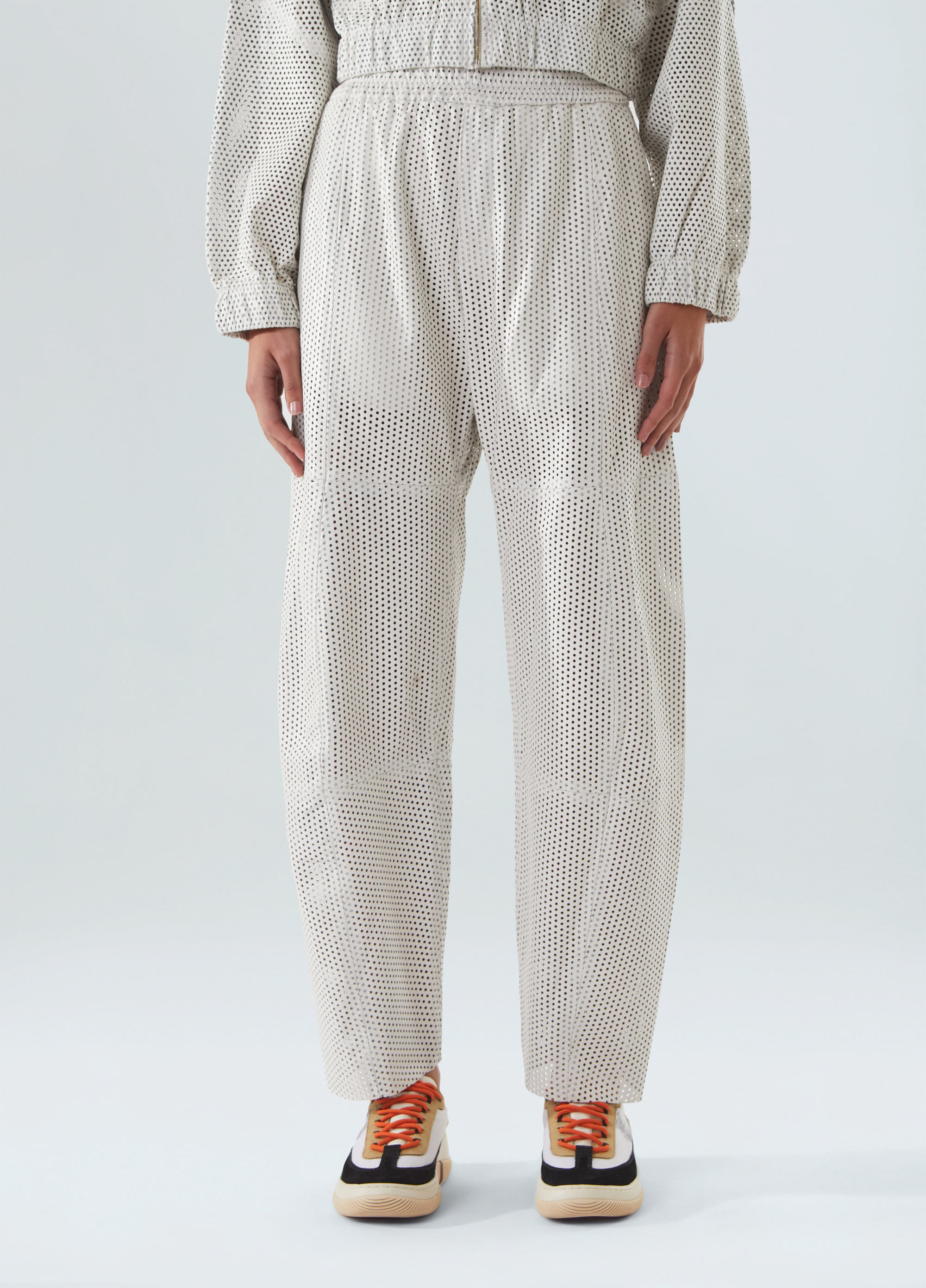 Calça leather microfuros