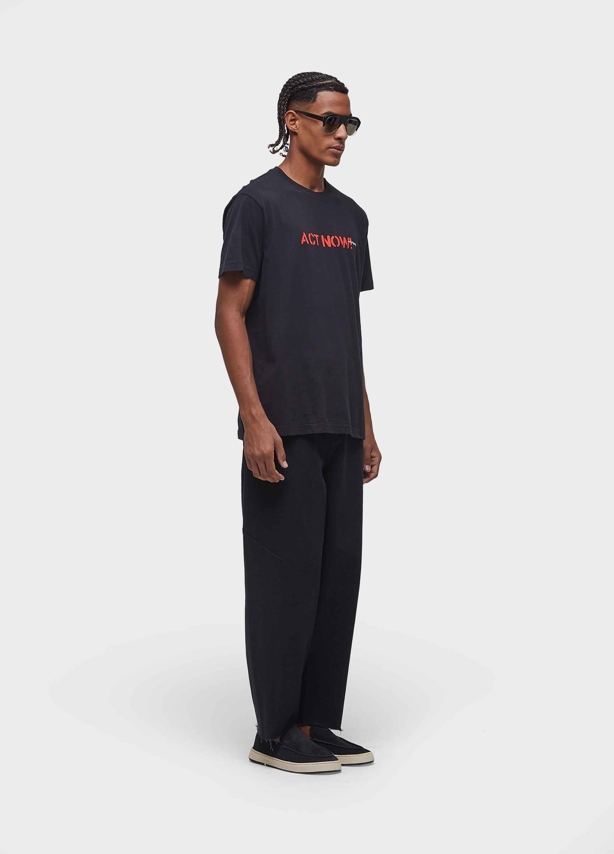 T-shirt vintage act now manifesto