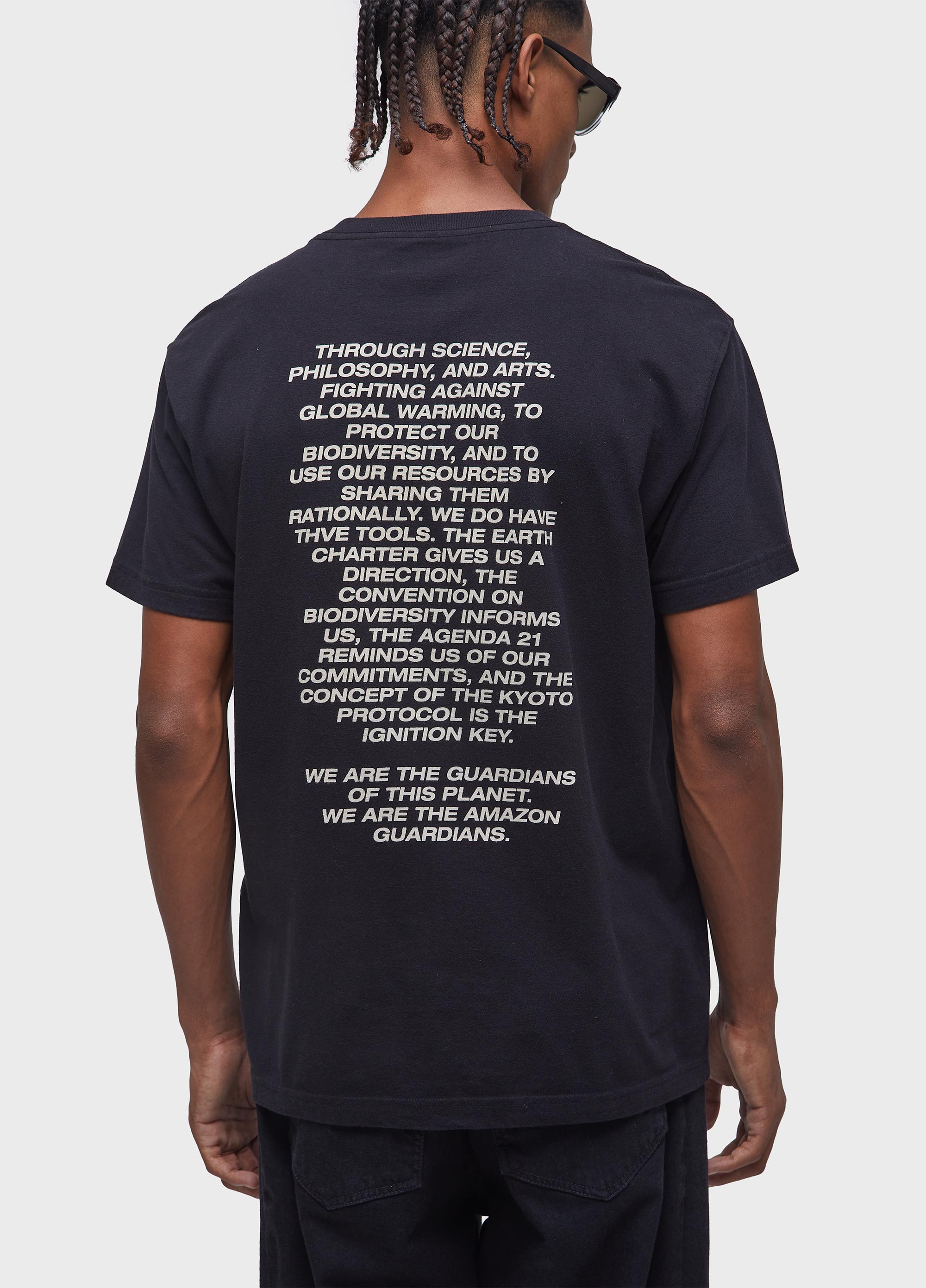 T-shirt vintage act now manifesto