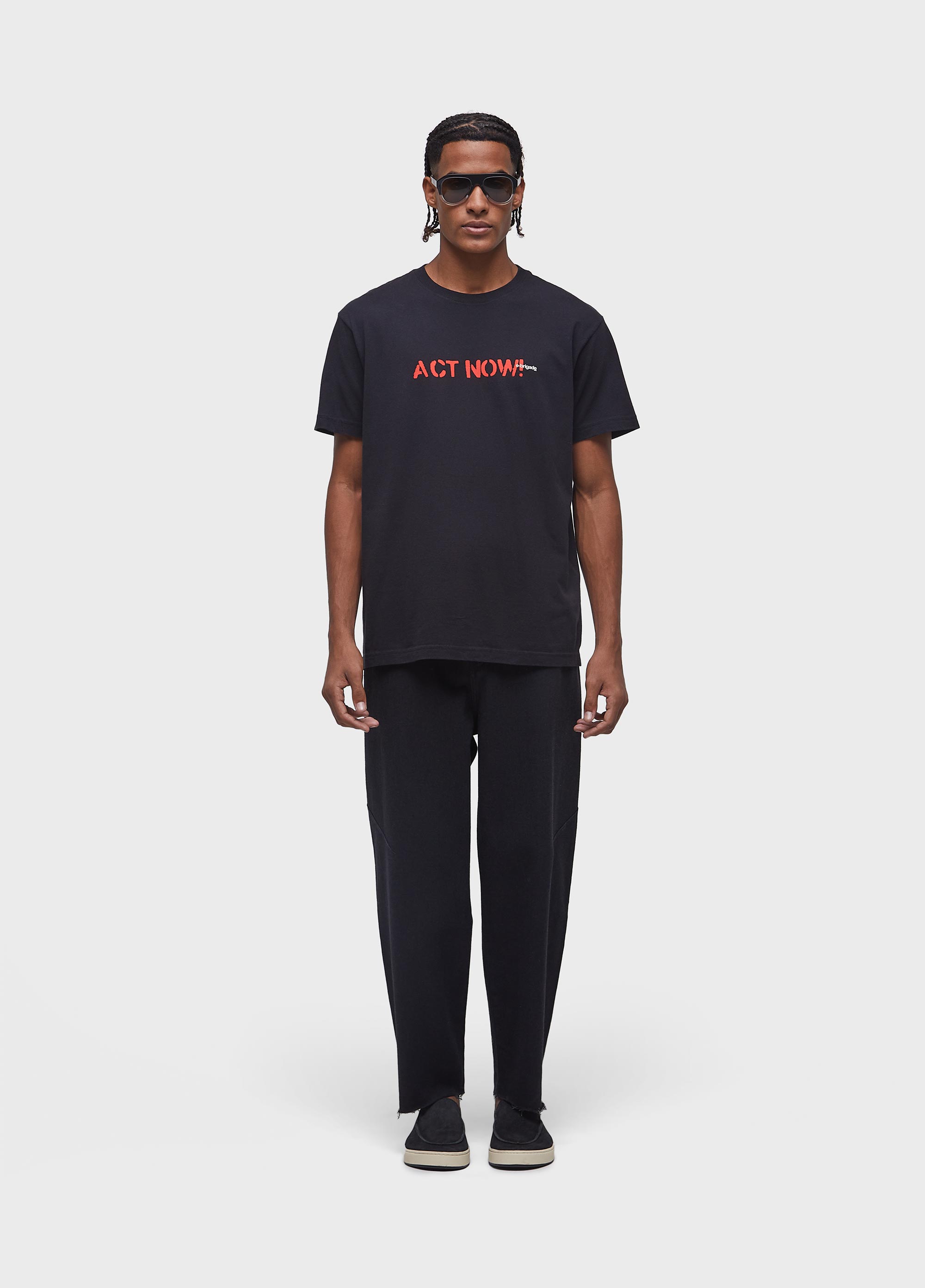 T-shirt vintage act now manifesto