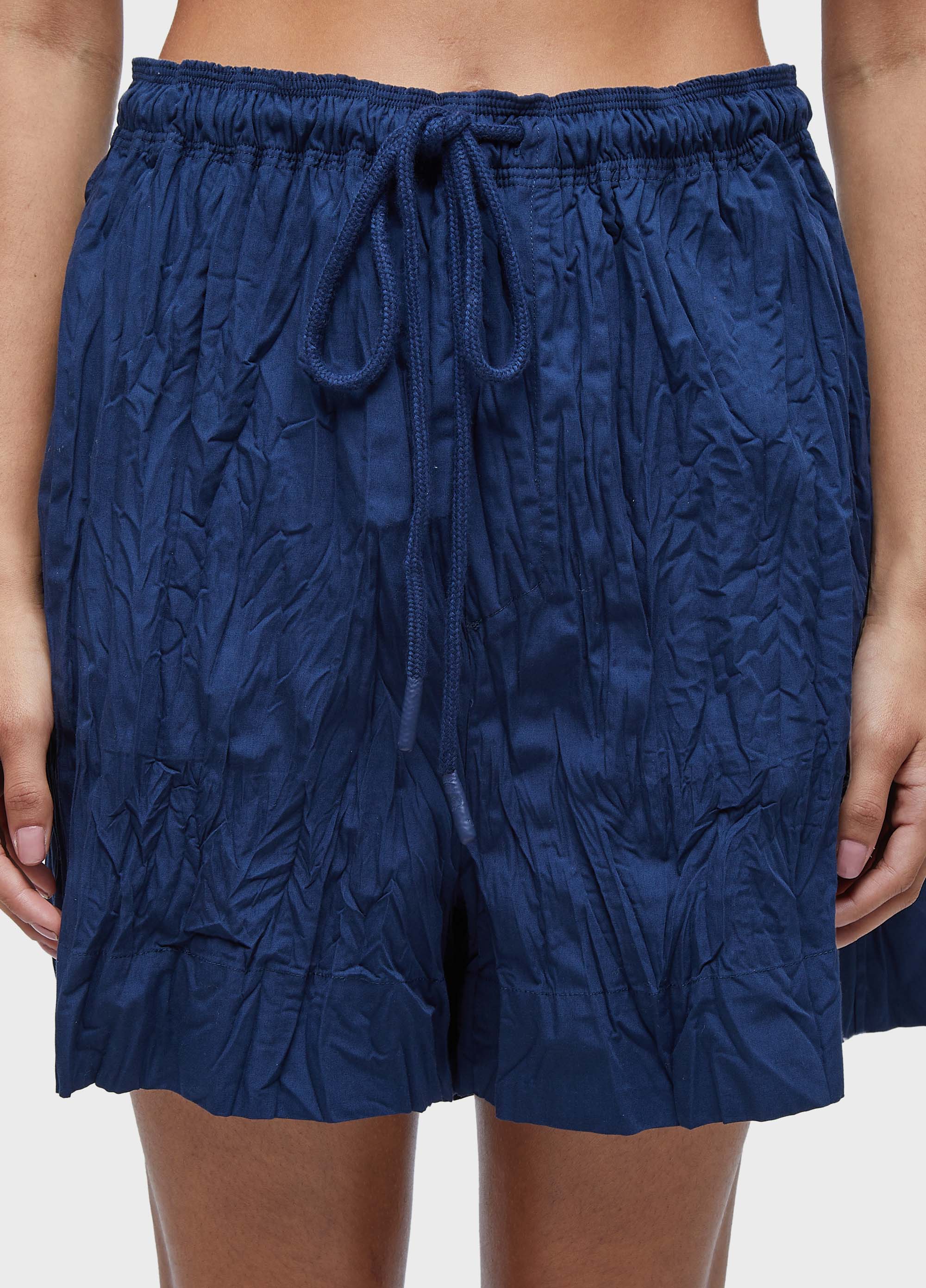 Short wrinkled