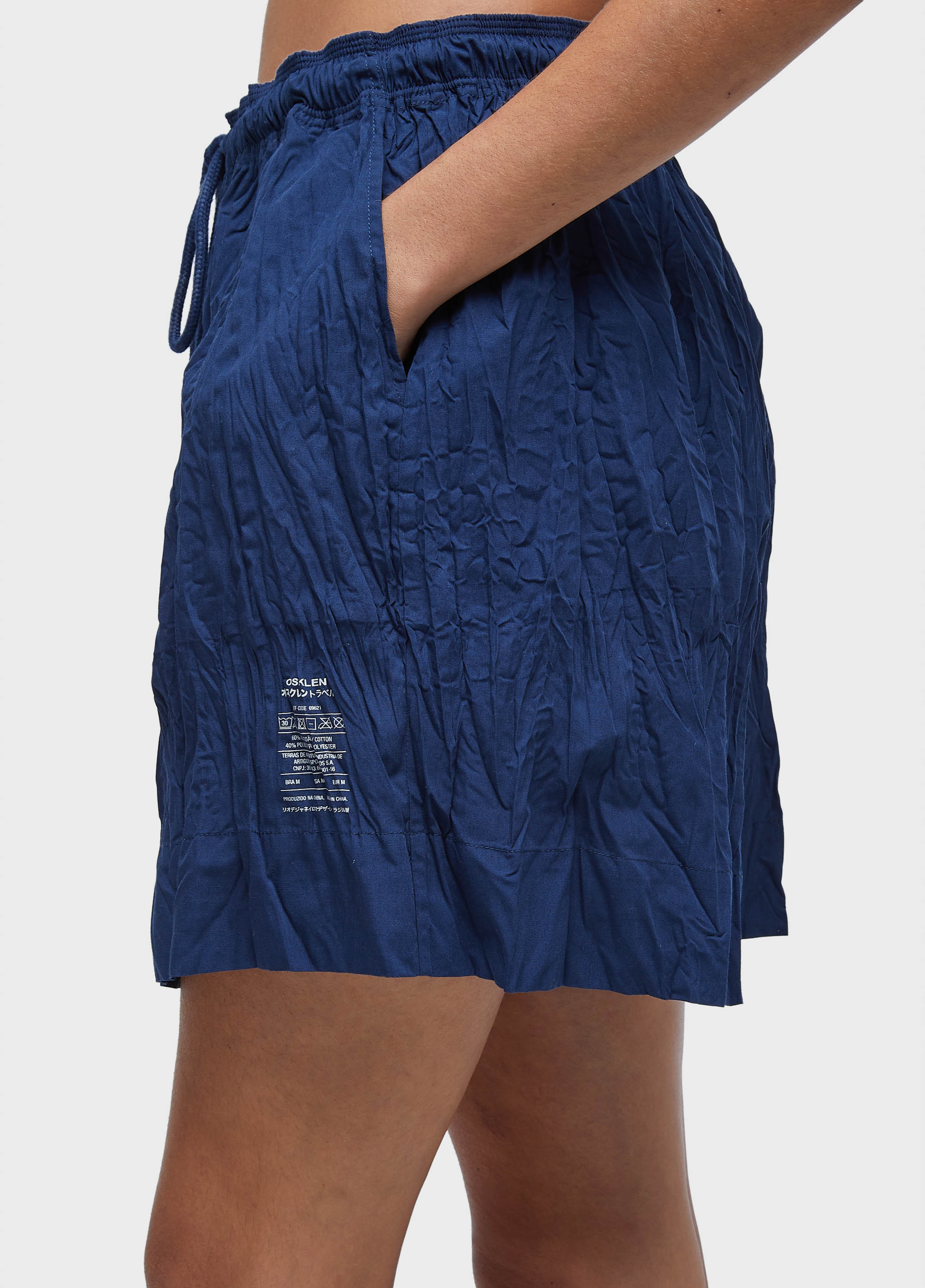 Short wrinkled