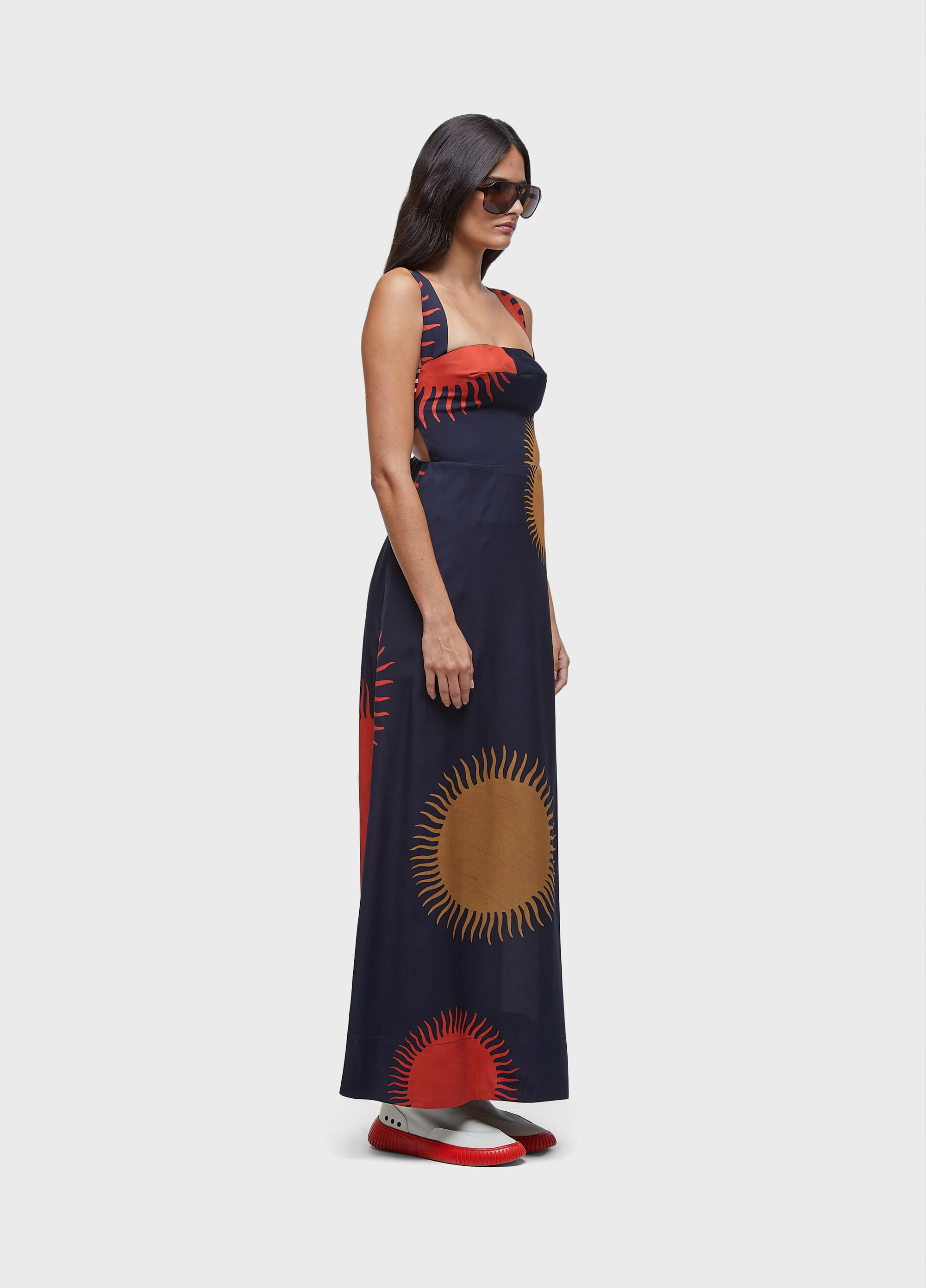 Vestido recortes sol