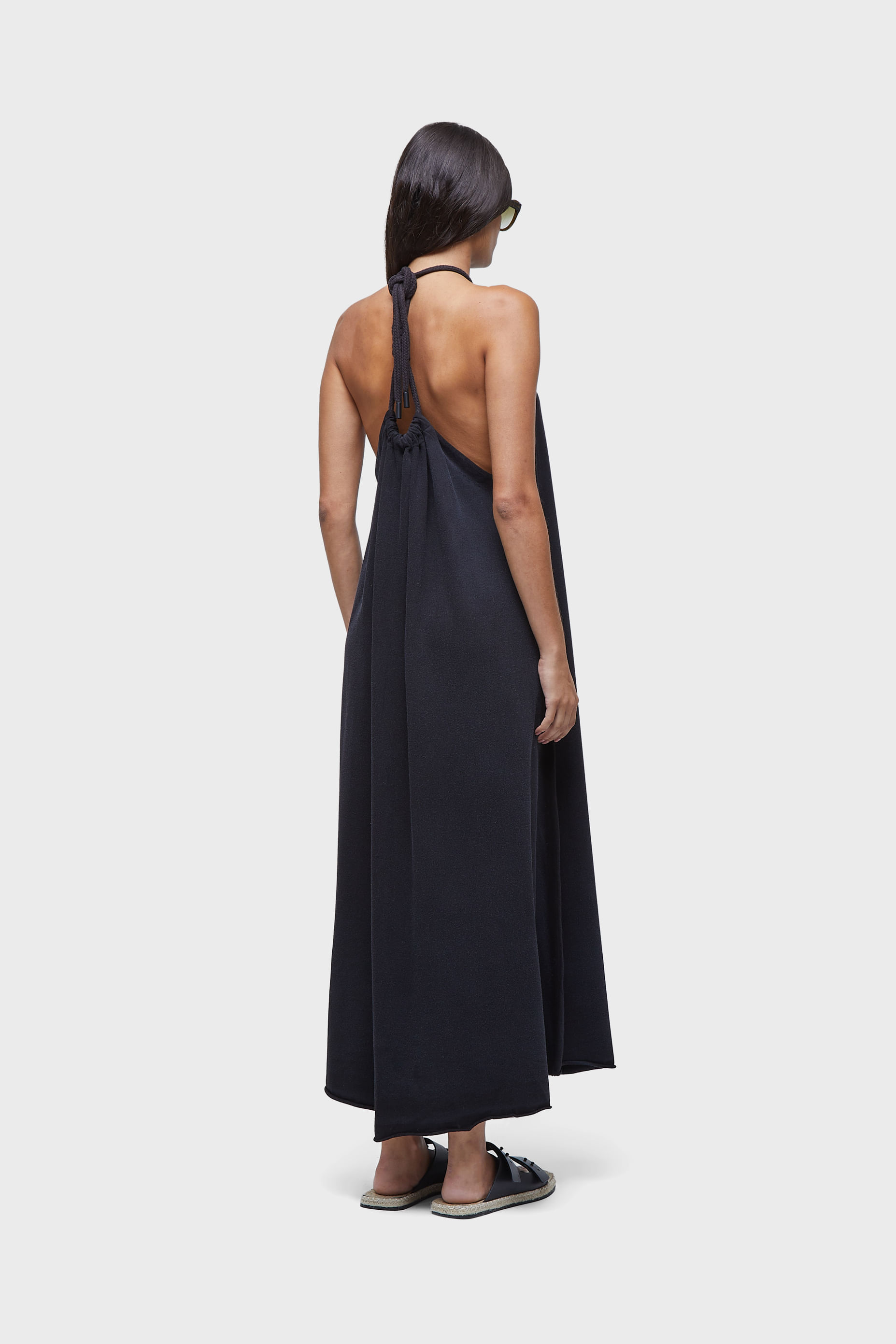 Vestido frente única cordas