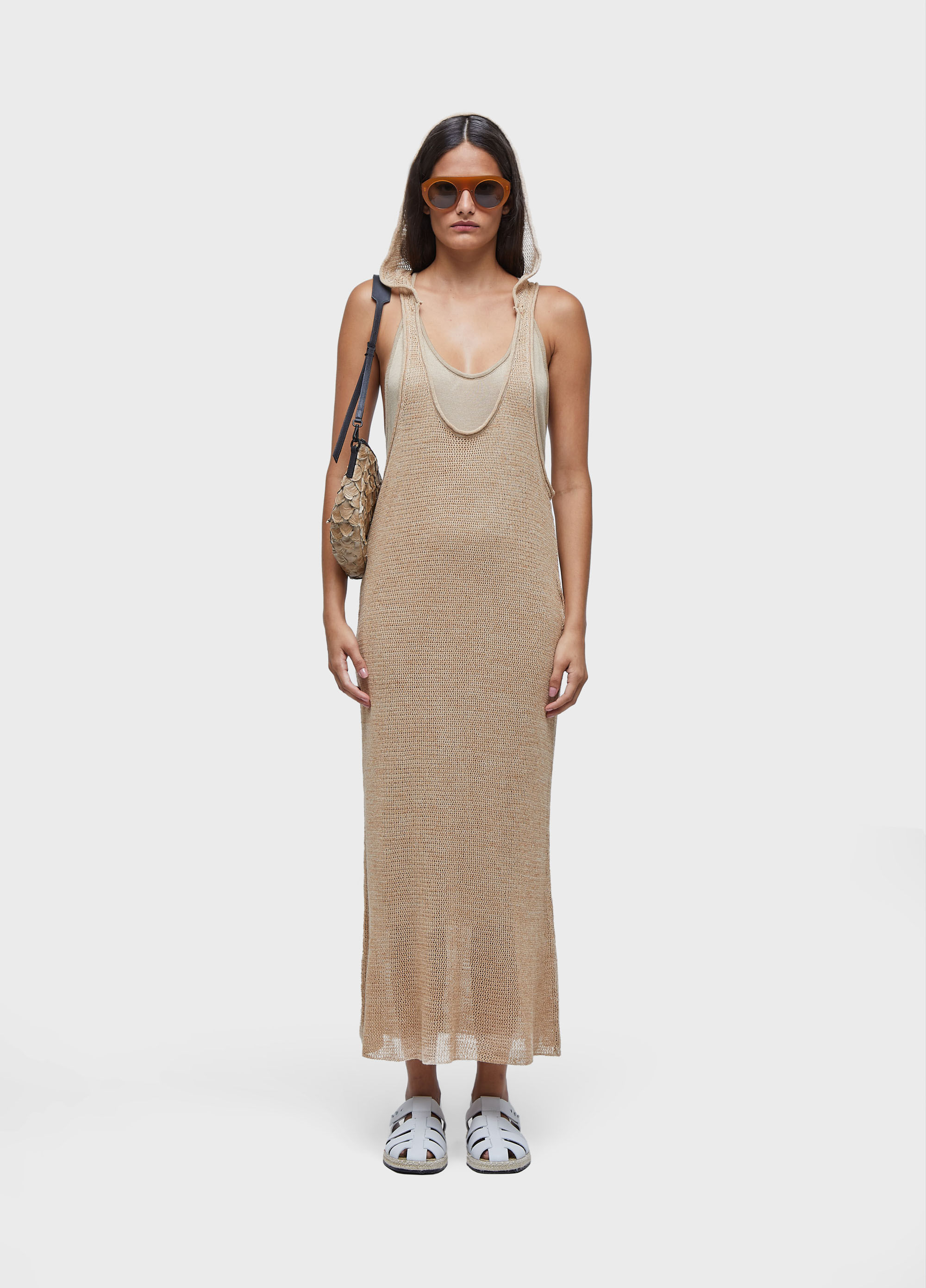 Vestido tricot capuz cortica