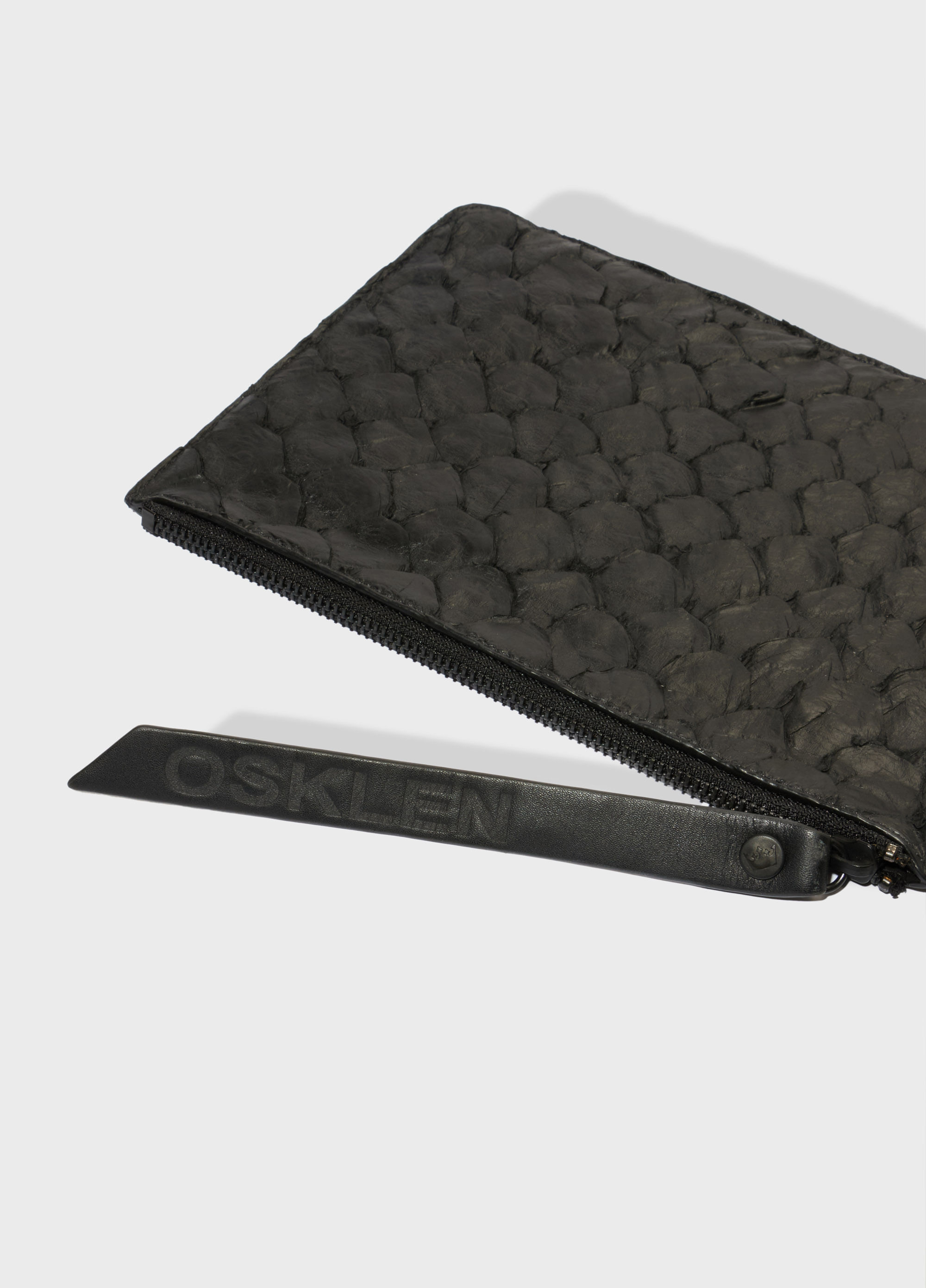 Bolsa pouch puxador pirarucu
