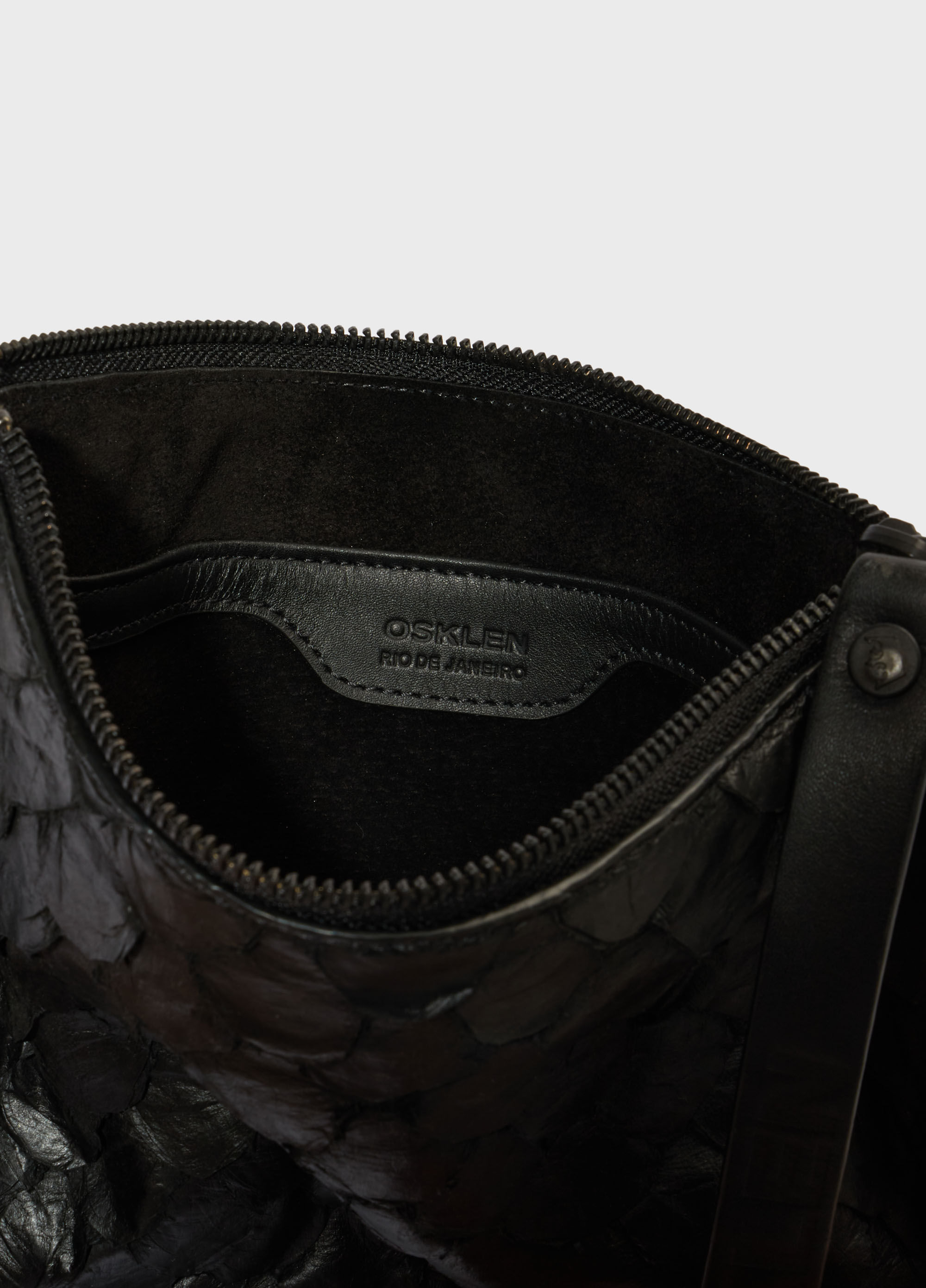 Bolsa pouch puxador pirarucu