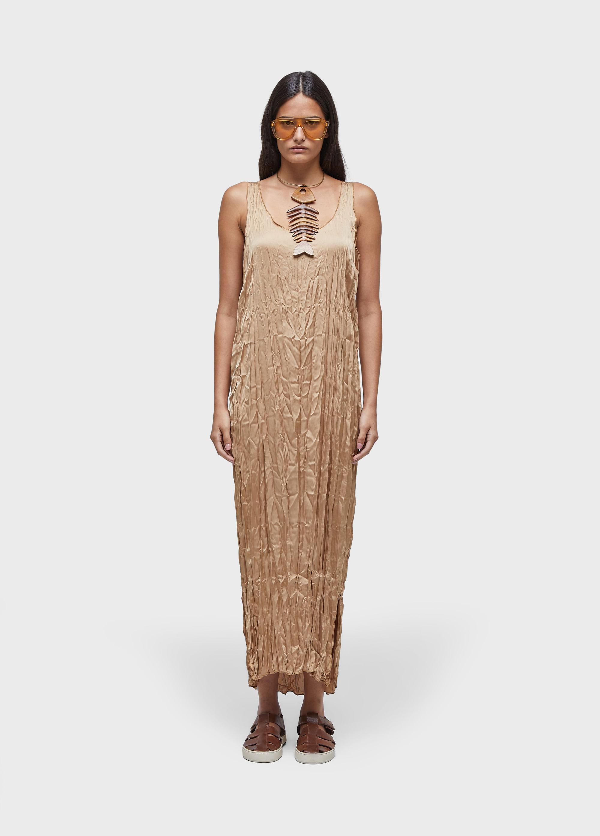 Vestido regata wrinkled satin