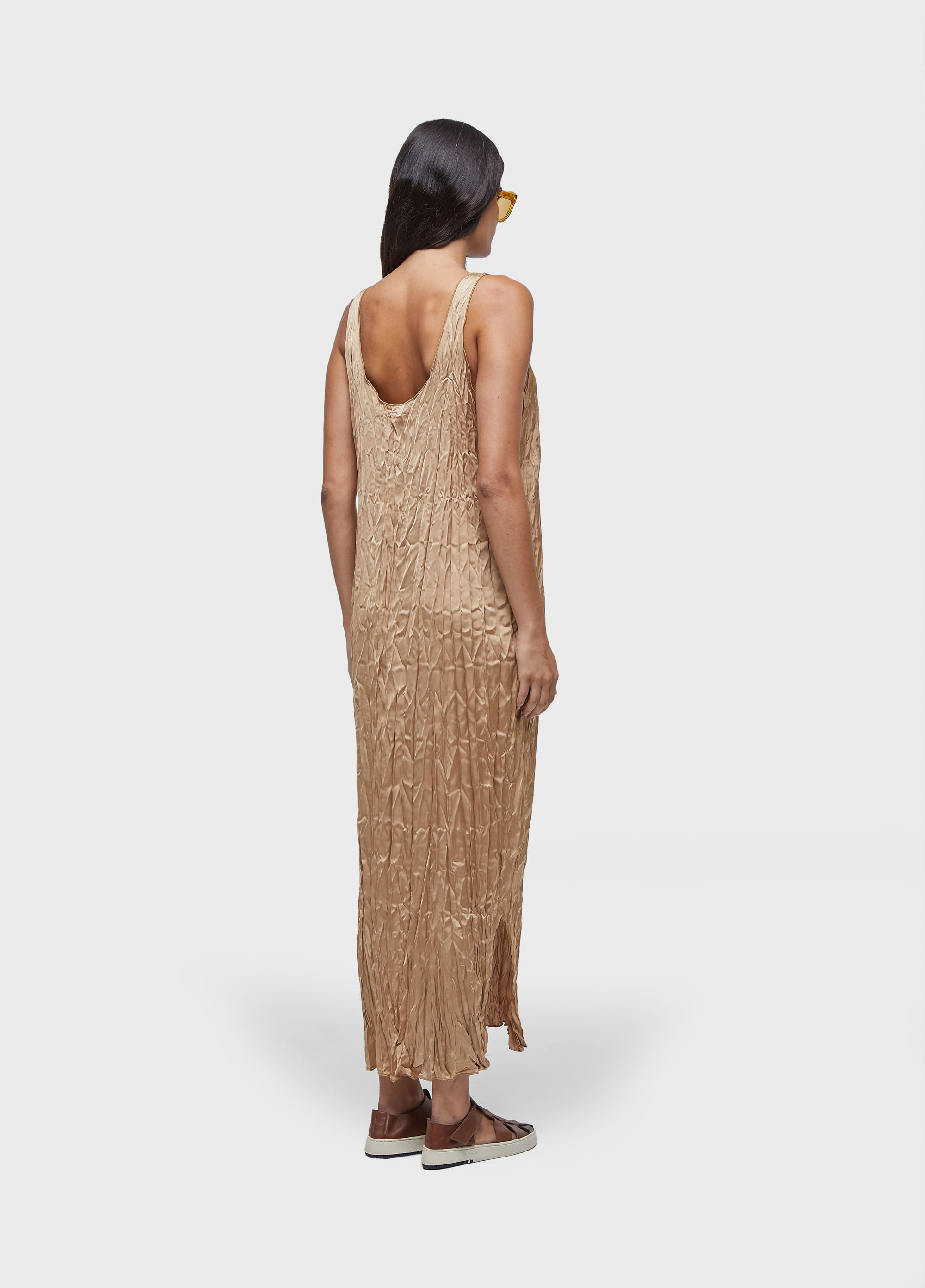 Vestido regata wrinkled satin