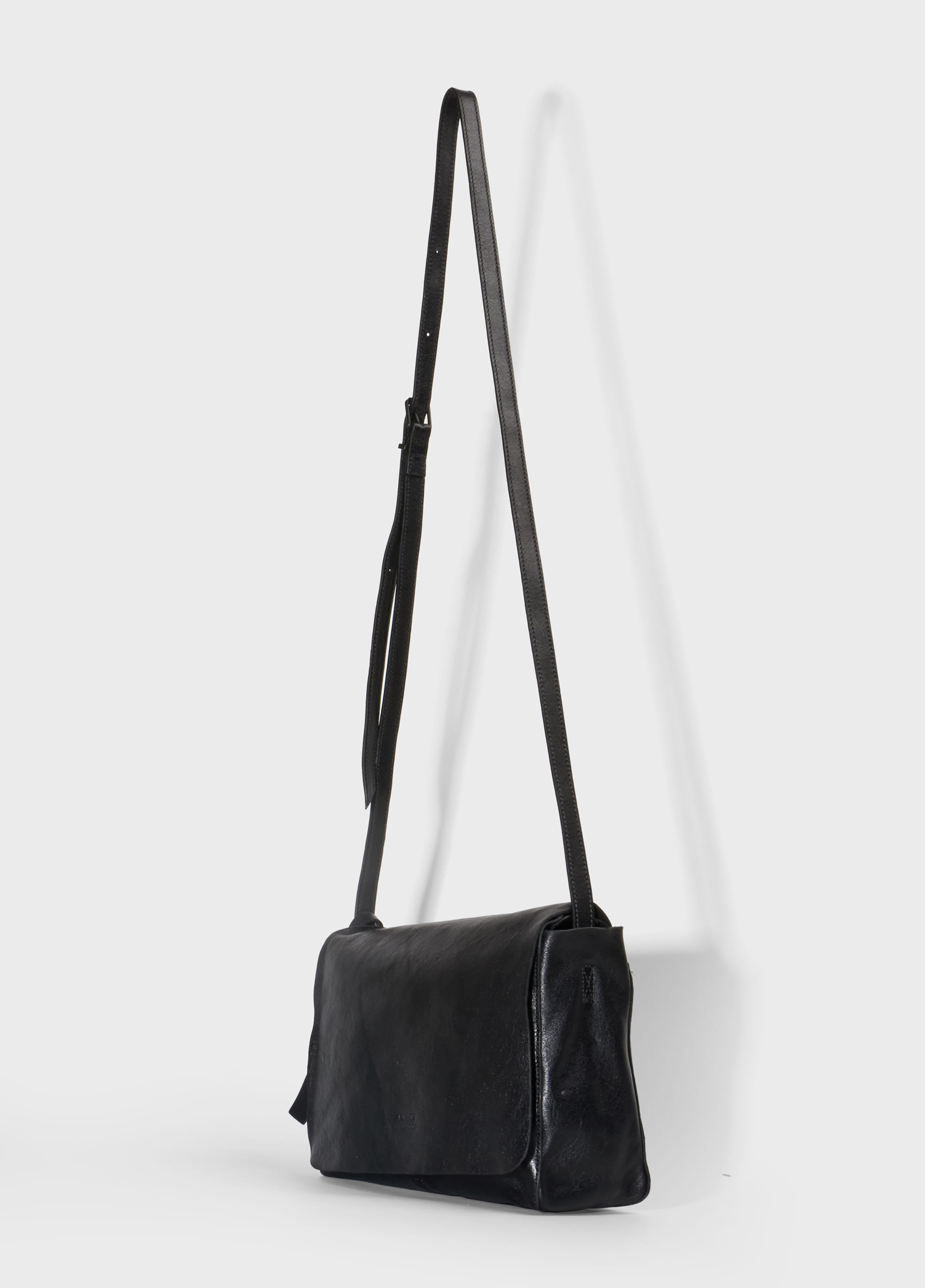 Small leather crossbody e-basics bag