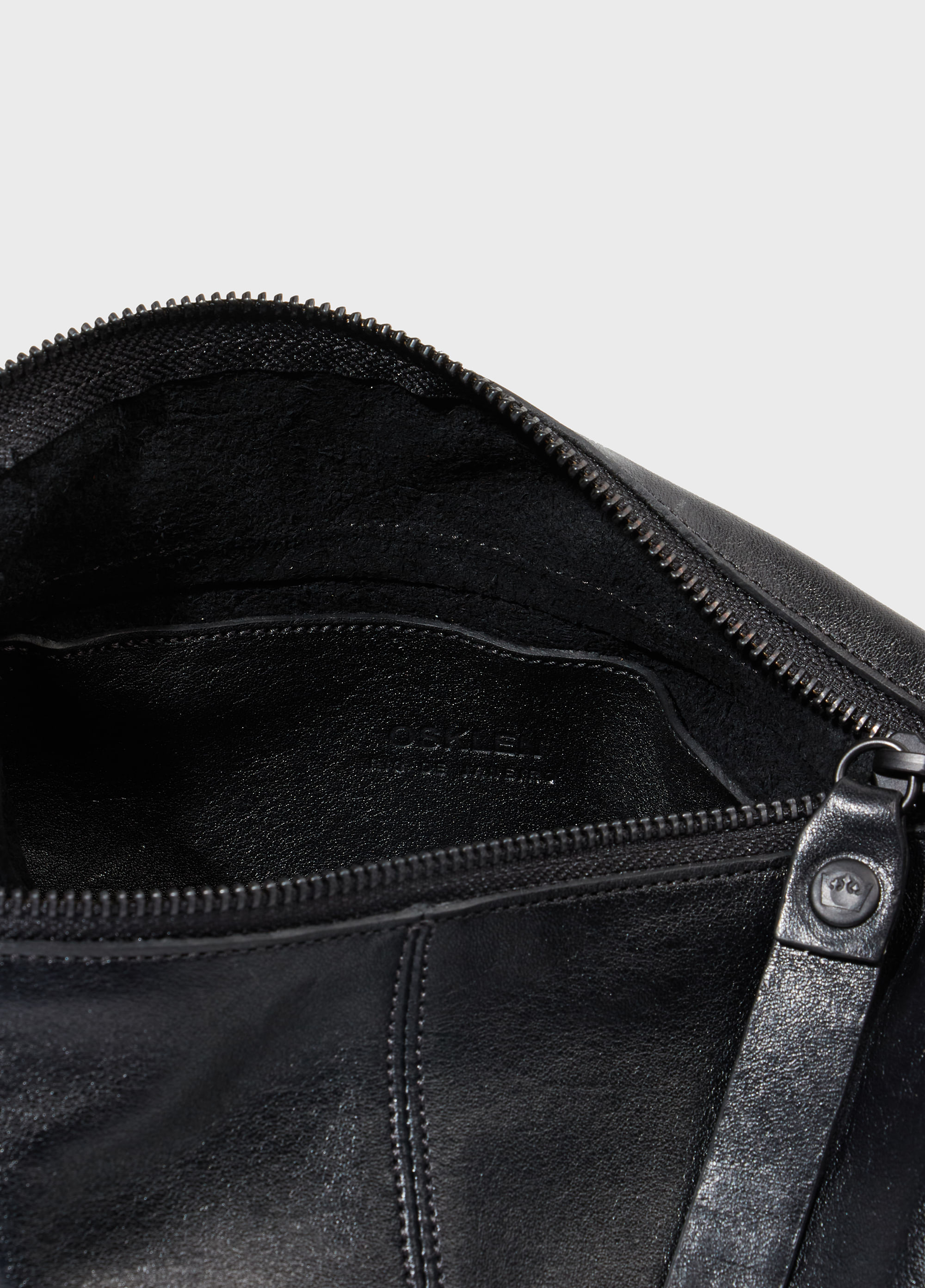 Small leather crossbody e-basics bag
