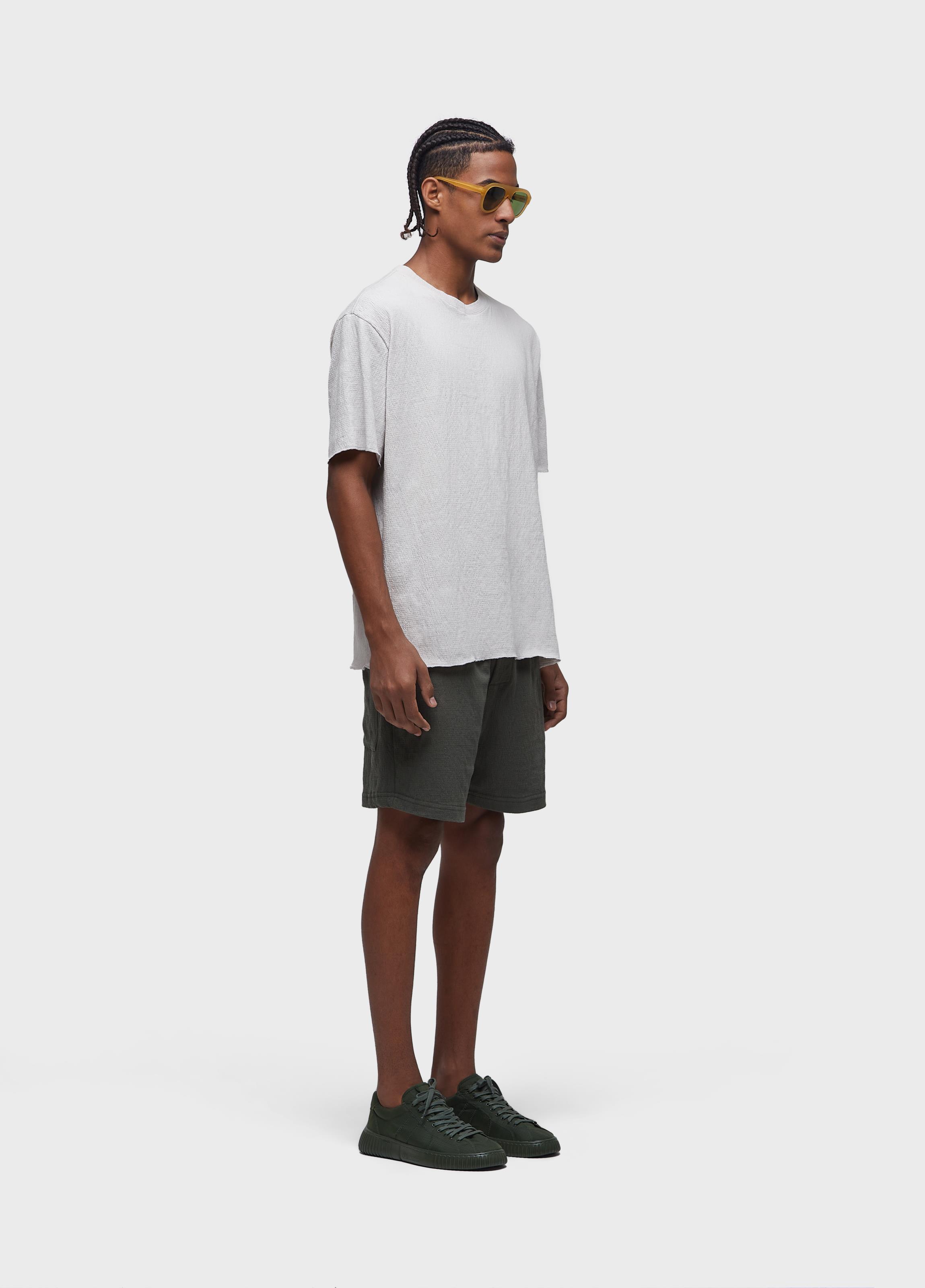 T-shirt wrinkled yogue