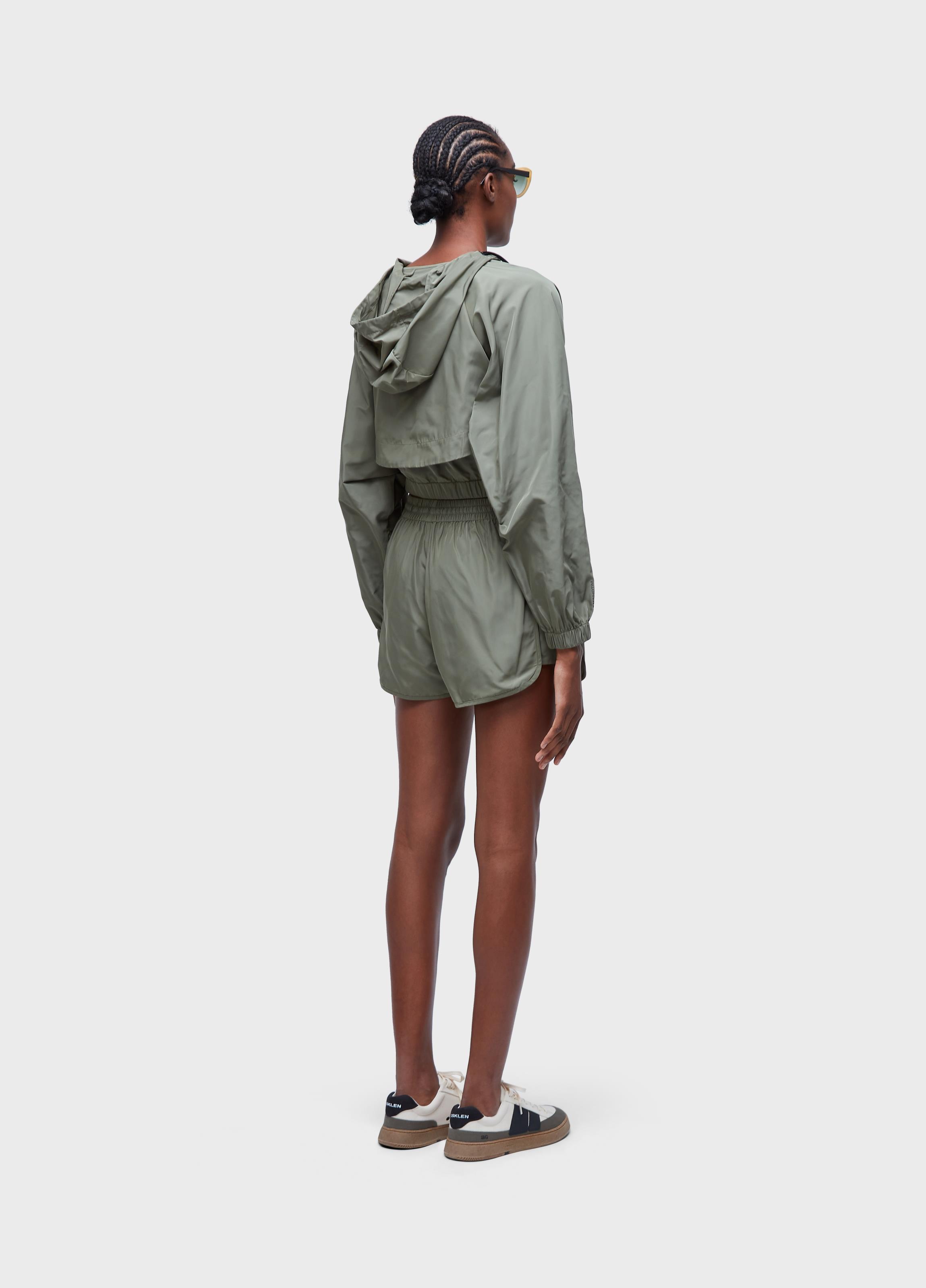 Short superlight inhotim