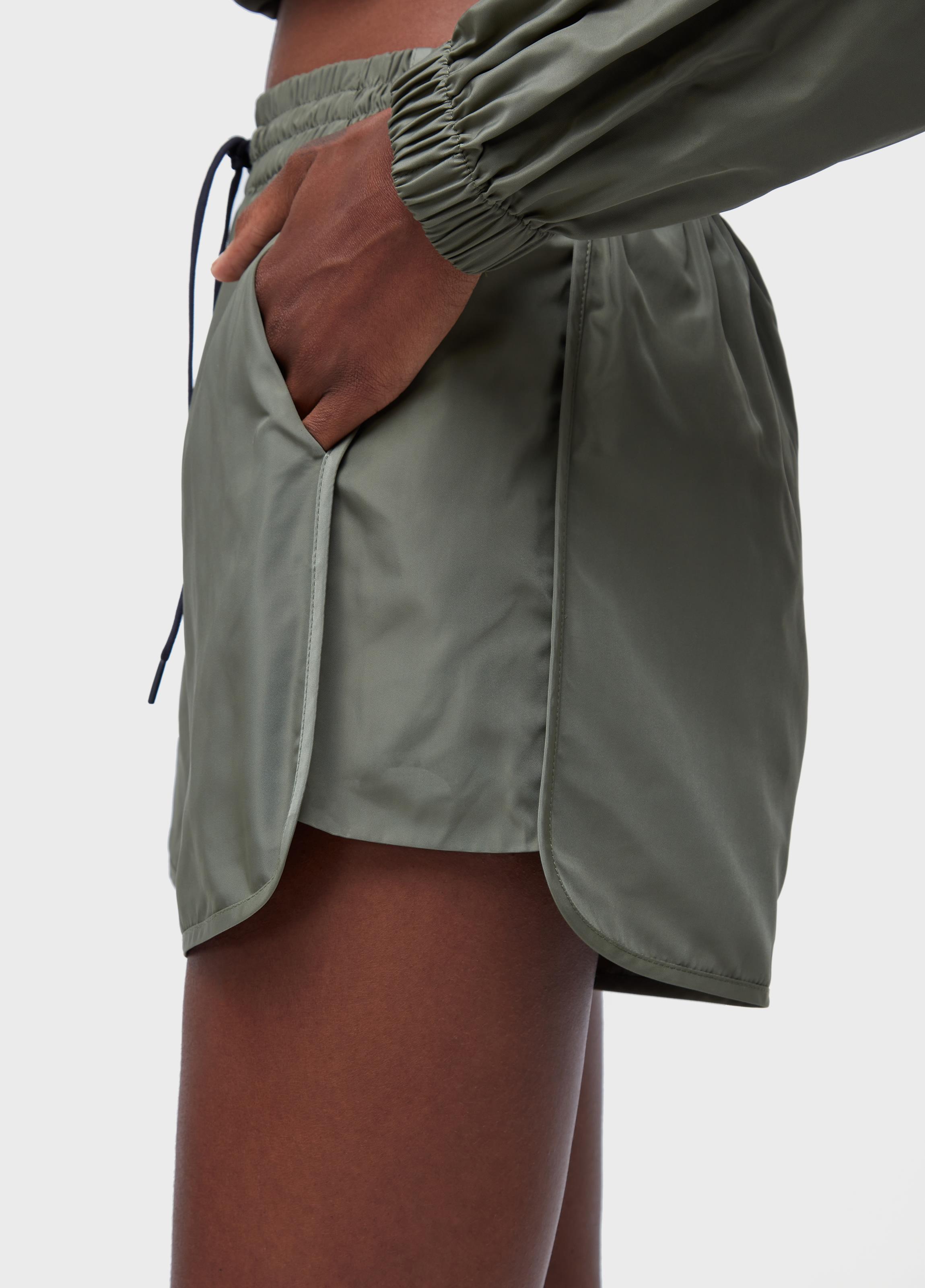 Short superlight inhotim