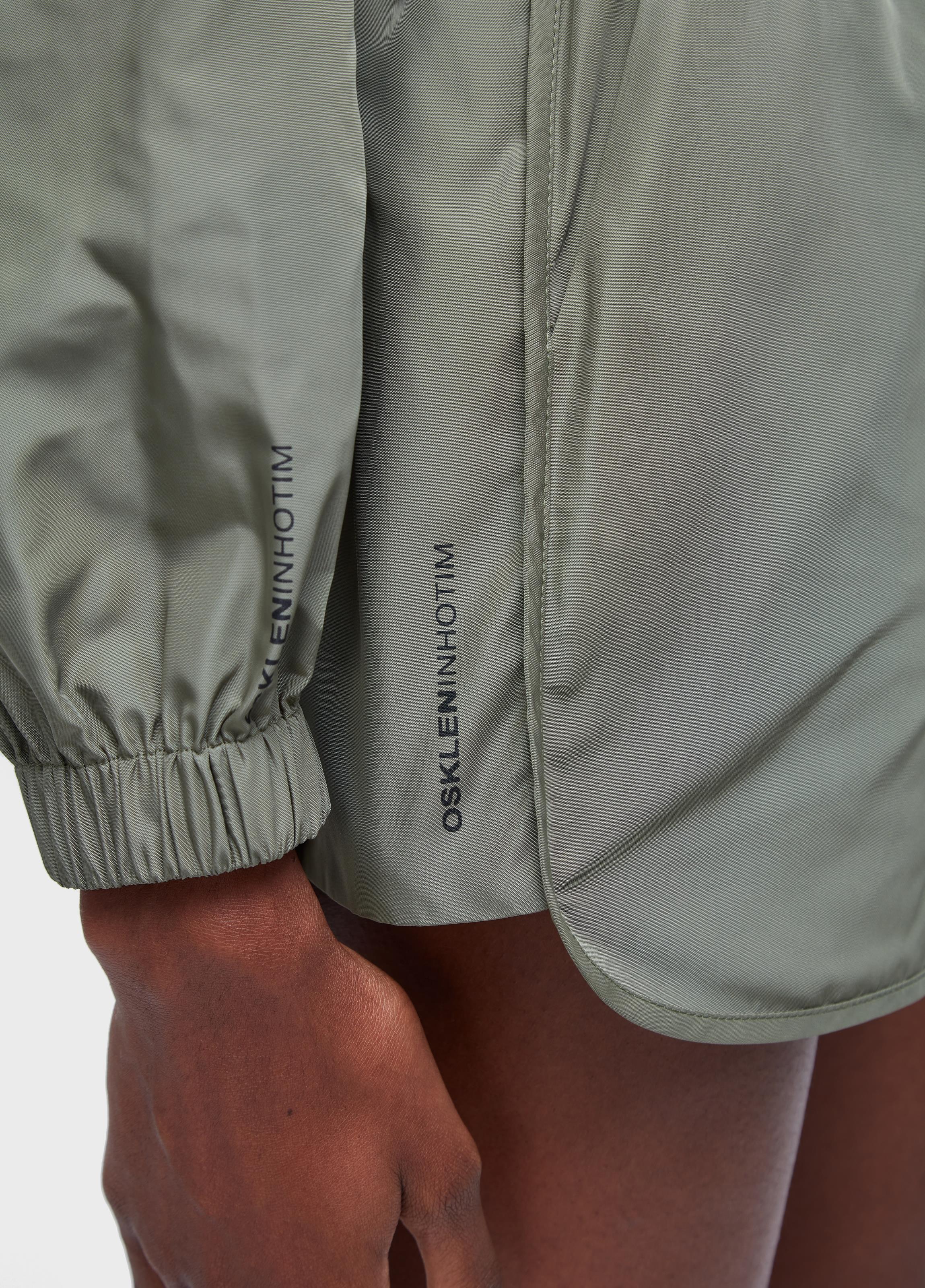 Short superlight inhotim