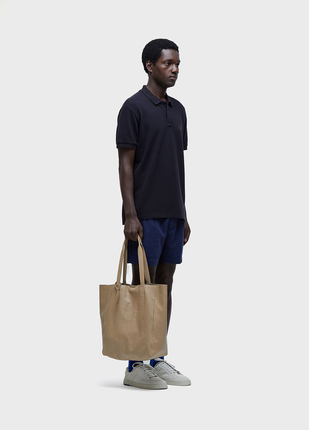 Short fluid linen pleats