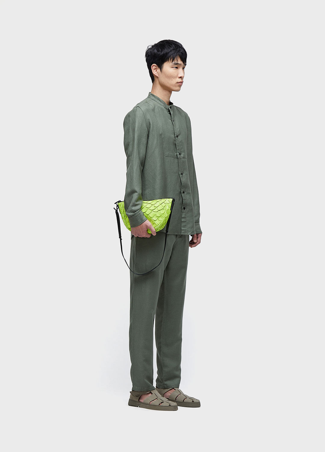 Calça alfaiataria fluid linen