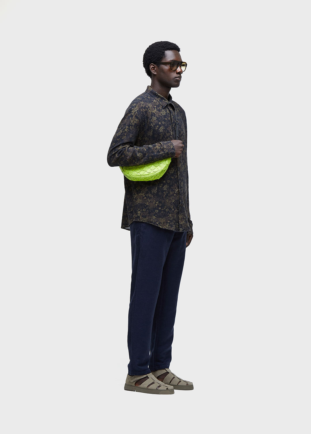 Calça alfaiataria fluid linen