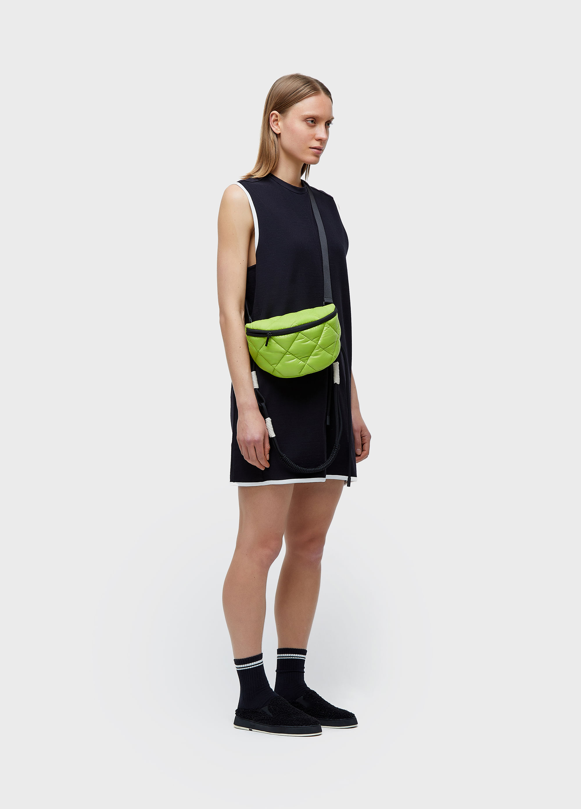 Vestido curto moletom outline double