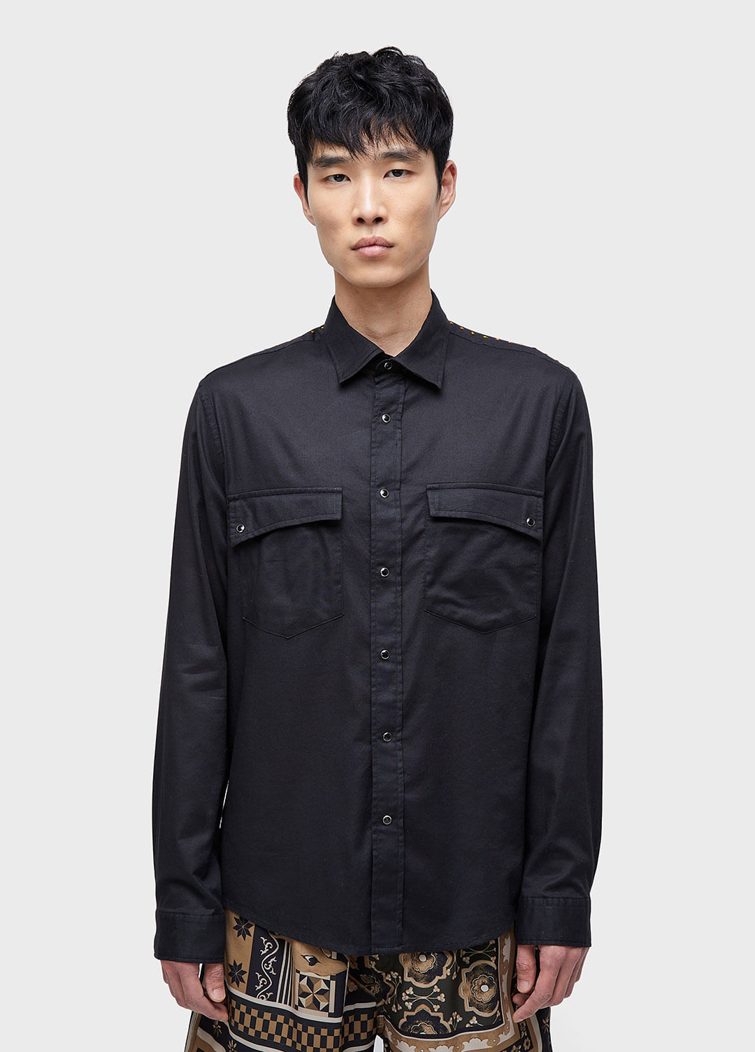 Camisa bordado tacha