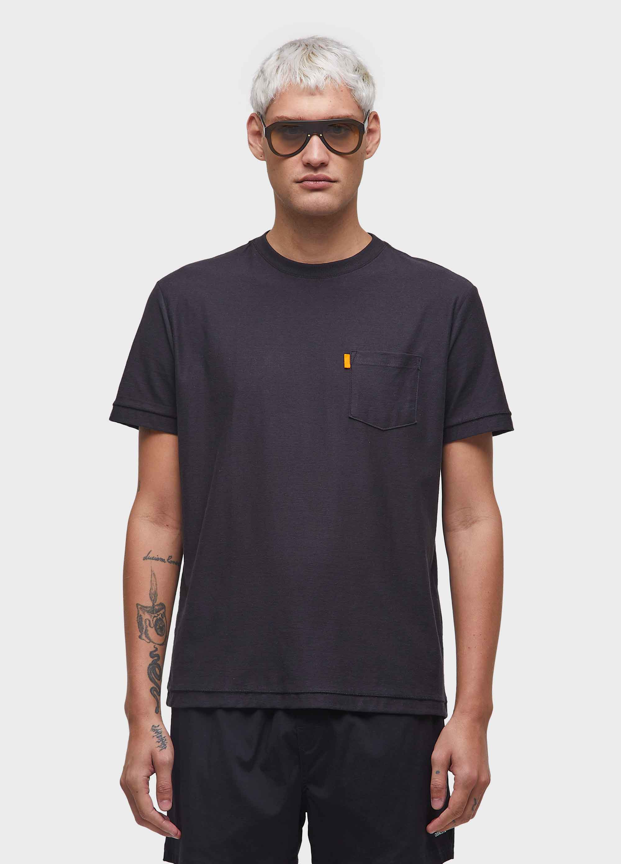 T-shirt washed pocket spot