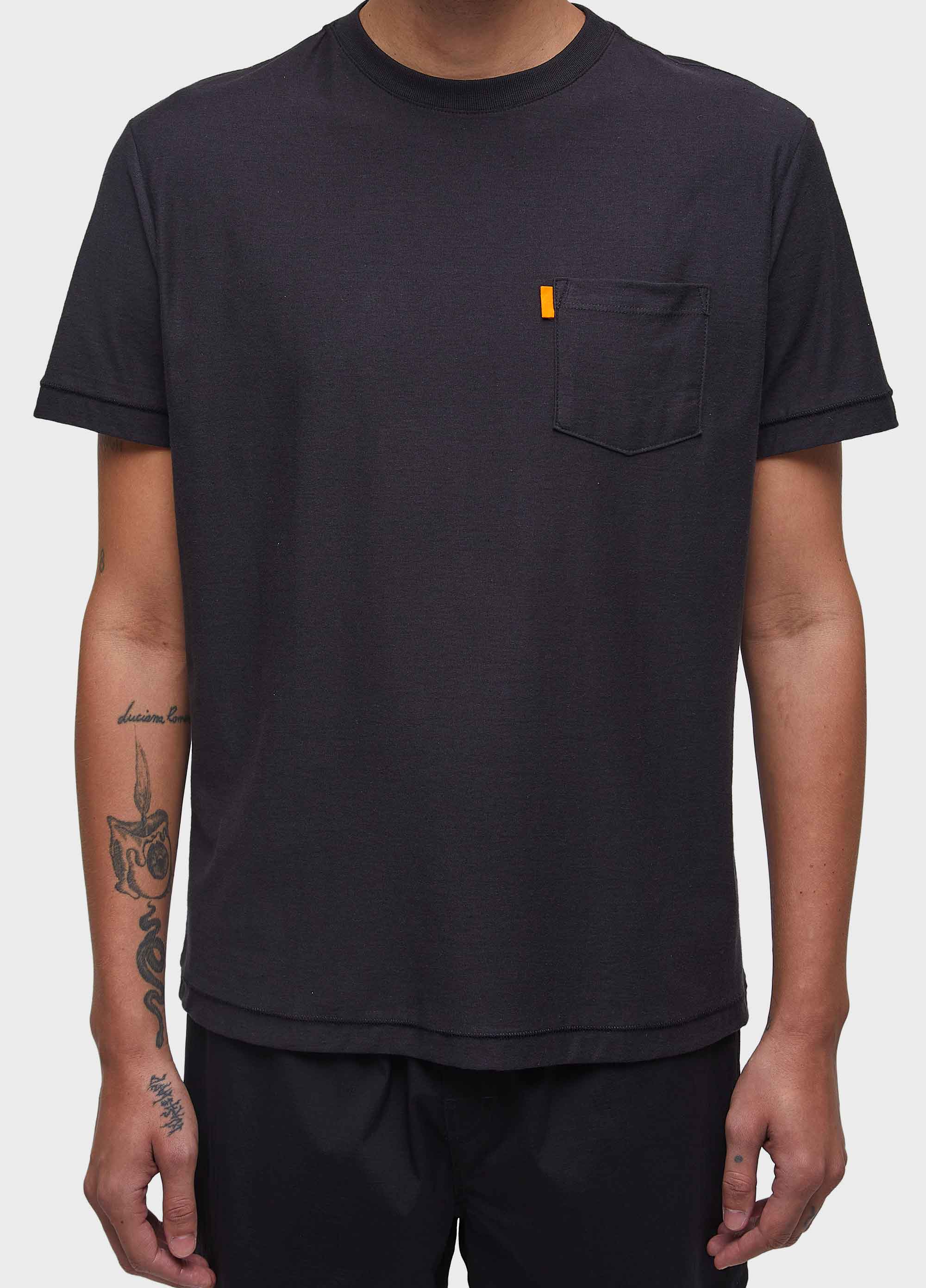 T-shirt washed pocket spot
