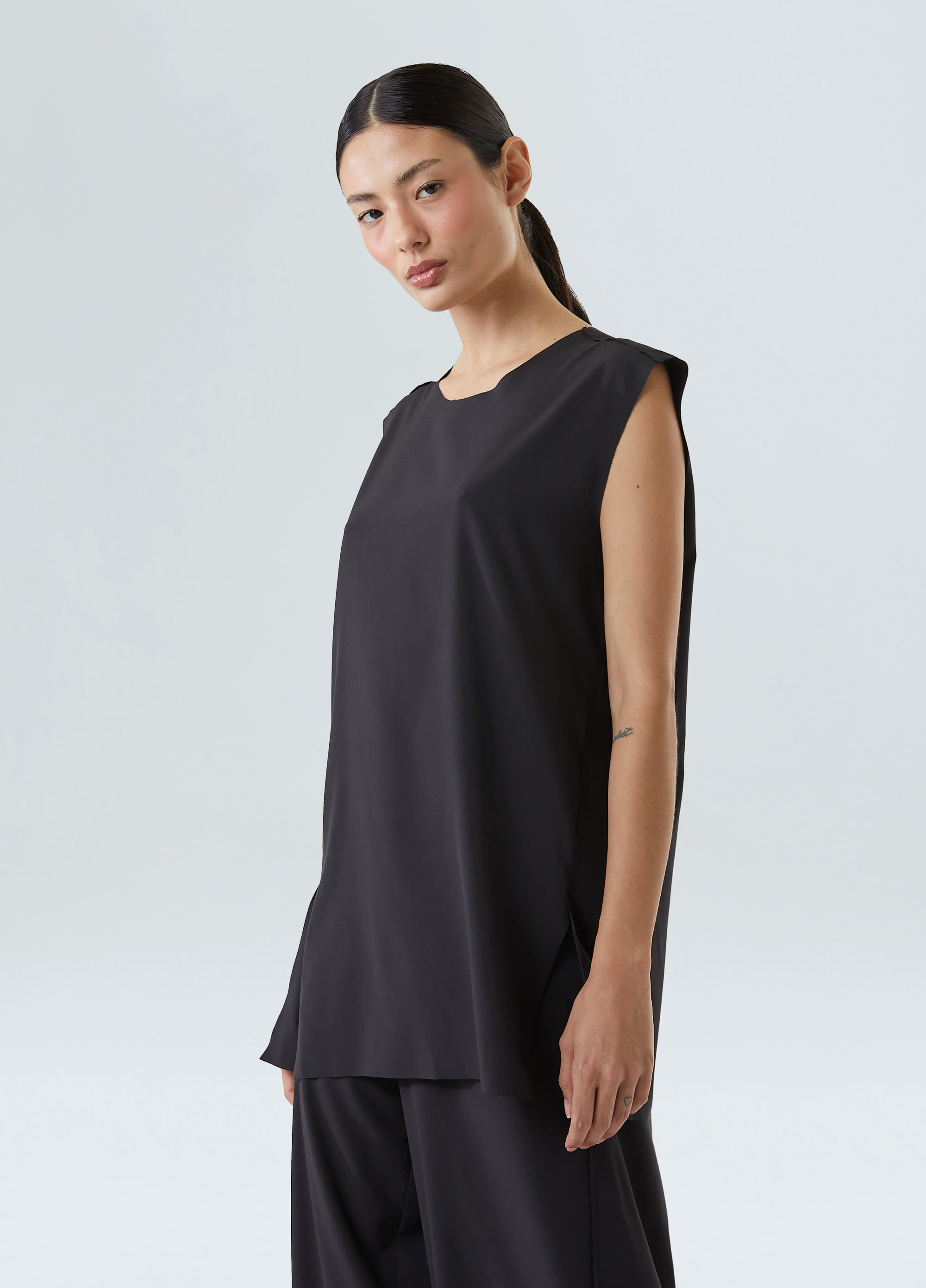 Blusa sleeveless superlight