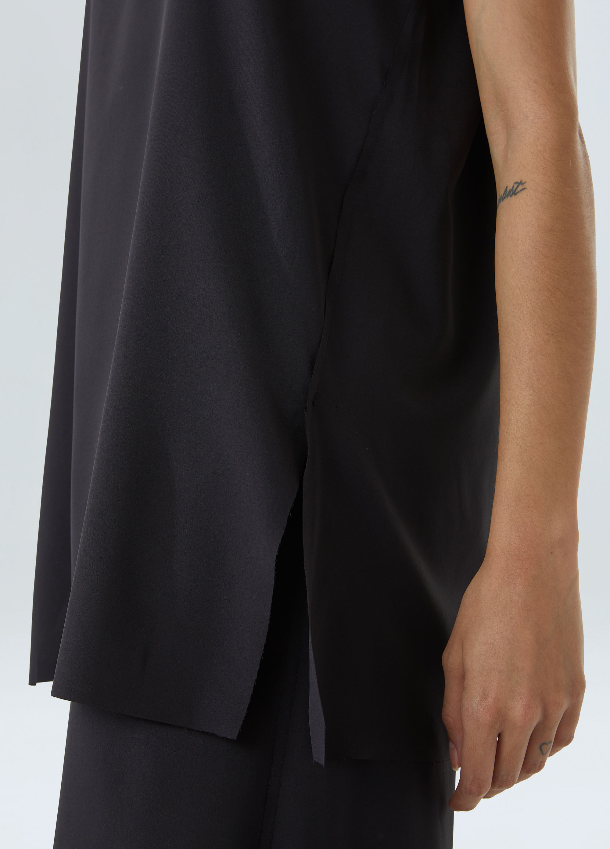 Blusa sleeveless superlight