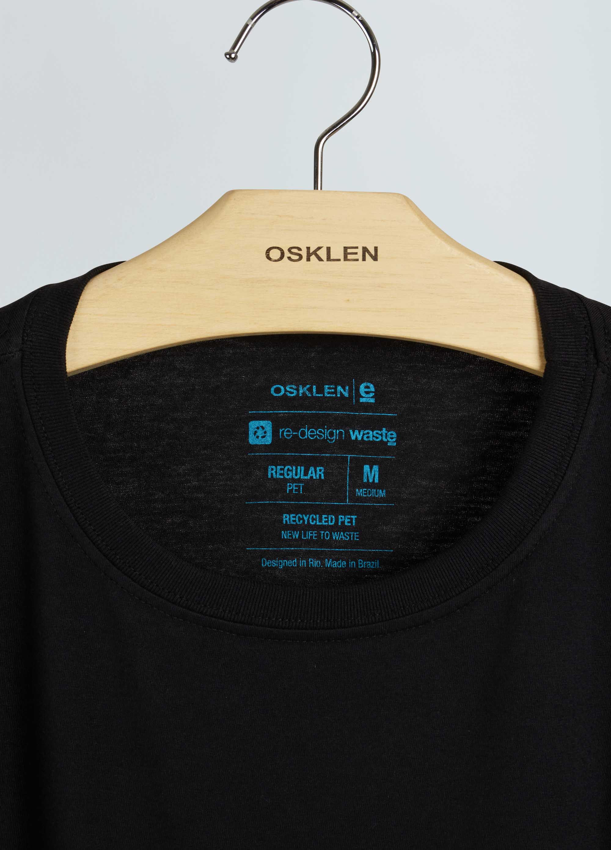 T-shirt pet reuse plastic waste