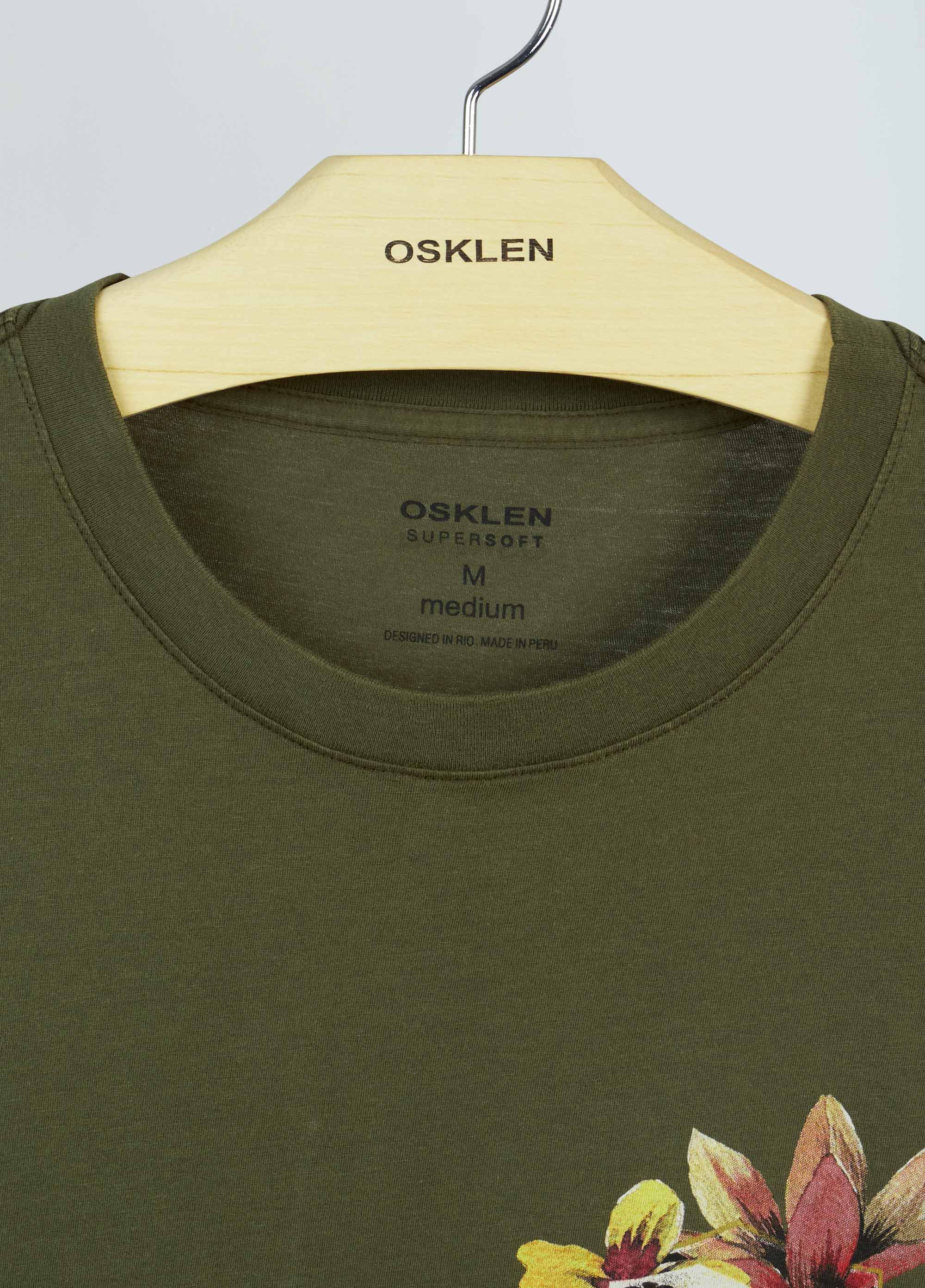 T-shirt soft used brasão flores