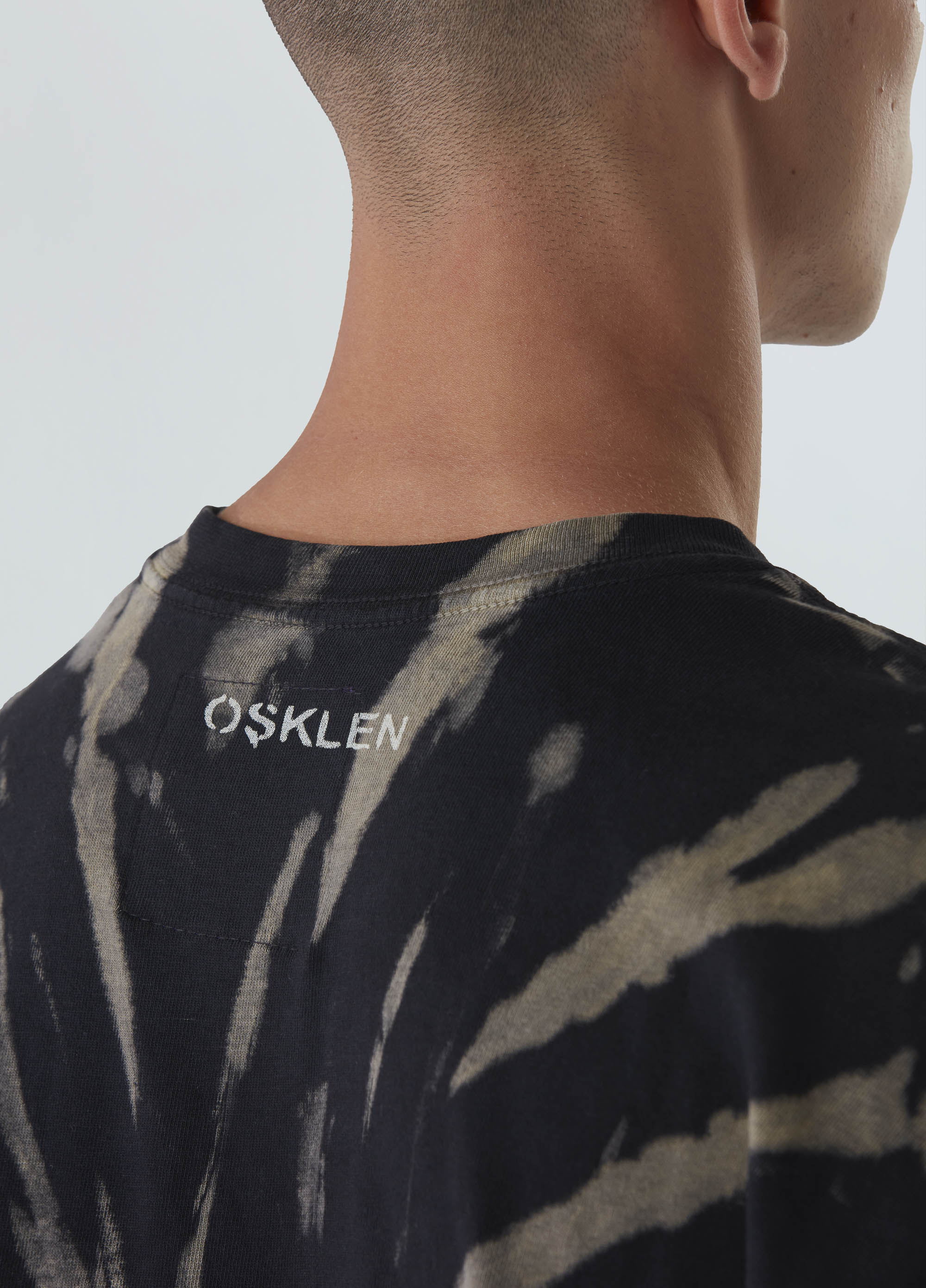 T-shirt tie dye into the forests