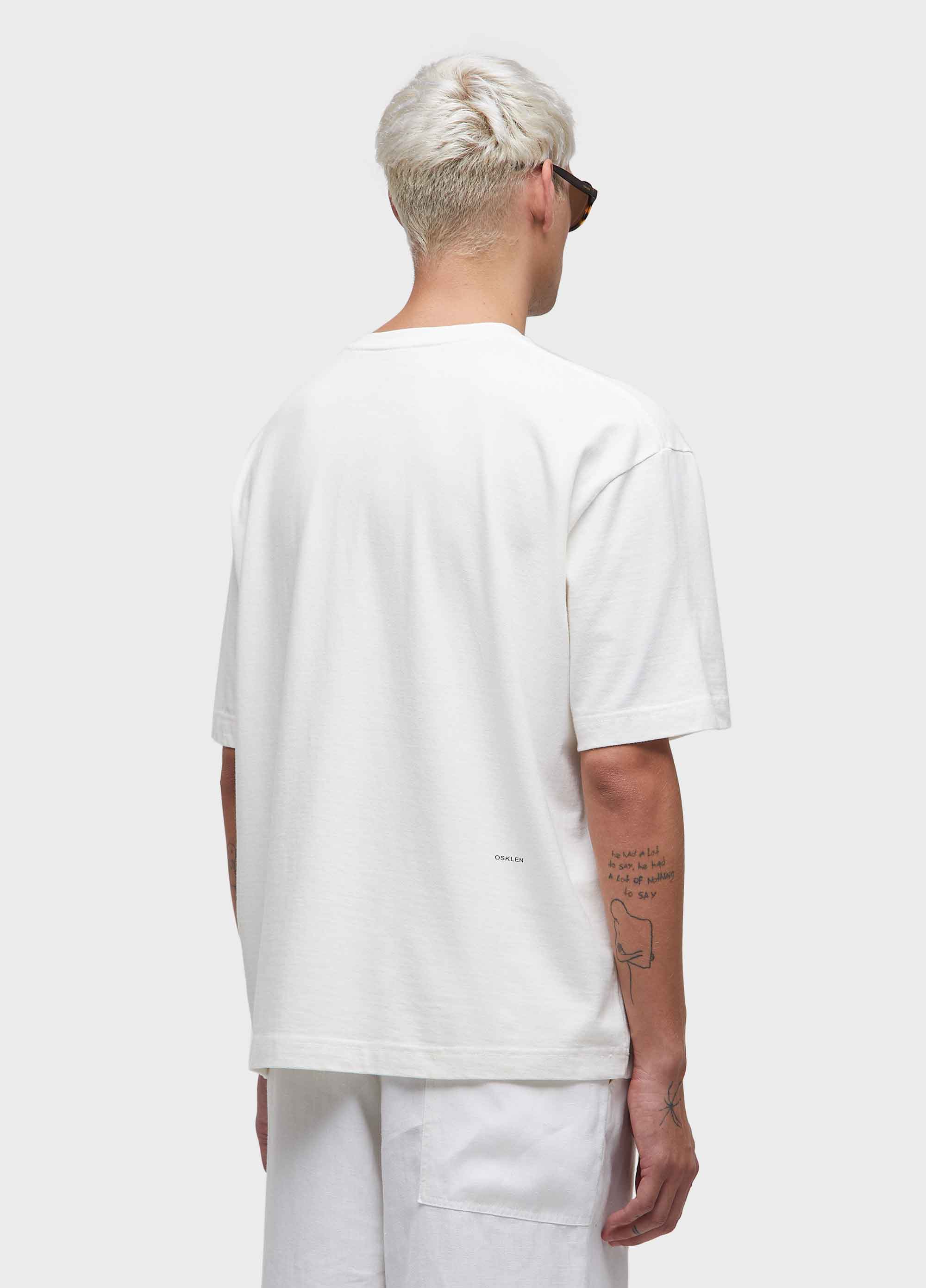 T-shirt pocket over