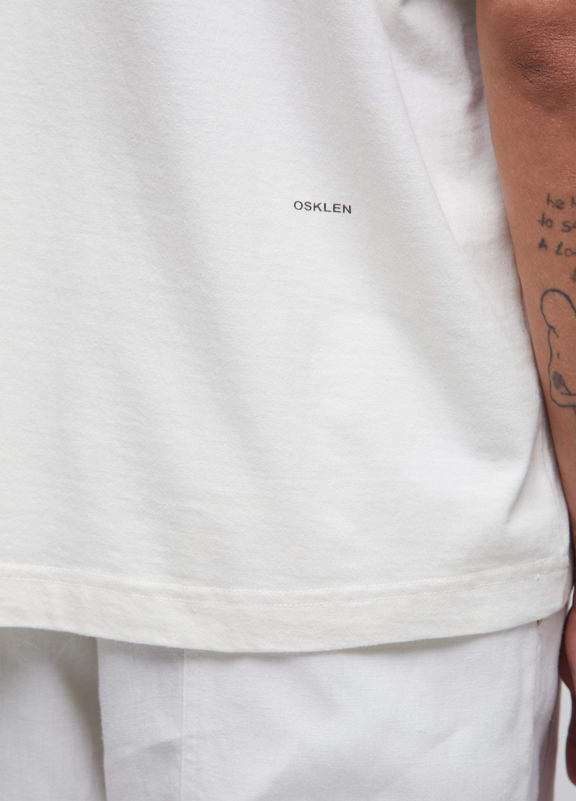 T-shirt pocket over