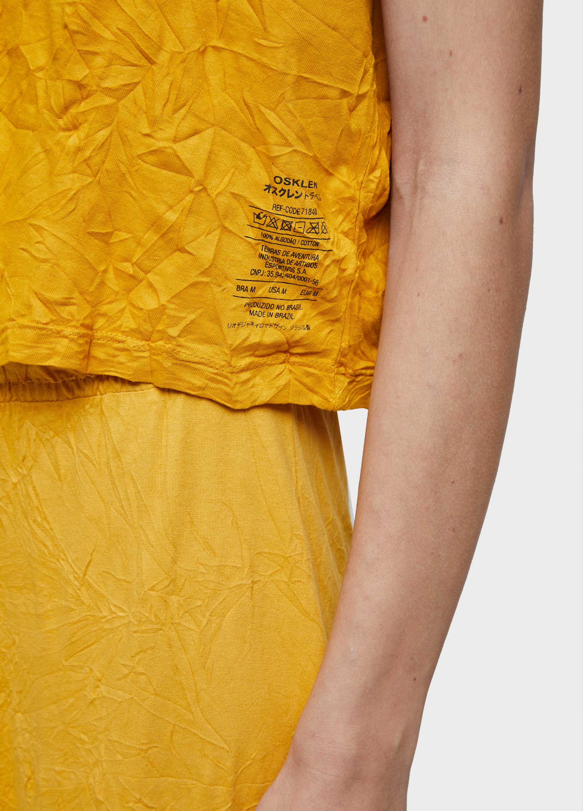 Sleeveless  wrinkled color