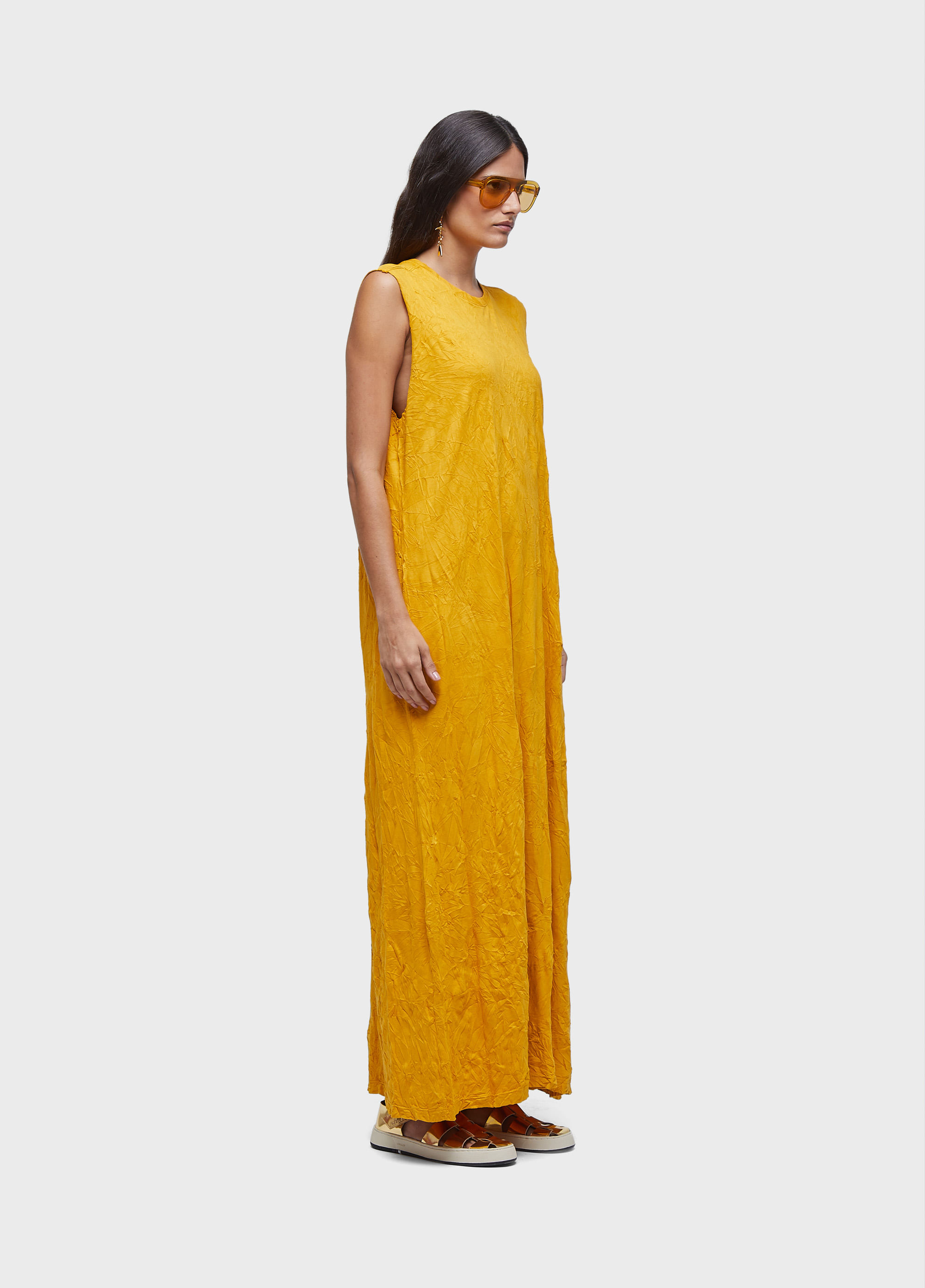 Vestido sleeveless wrinkled color