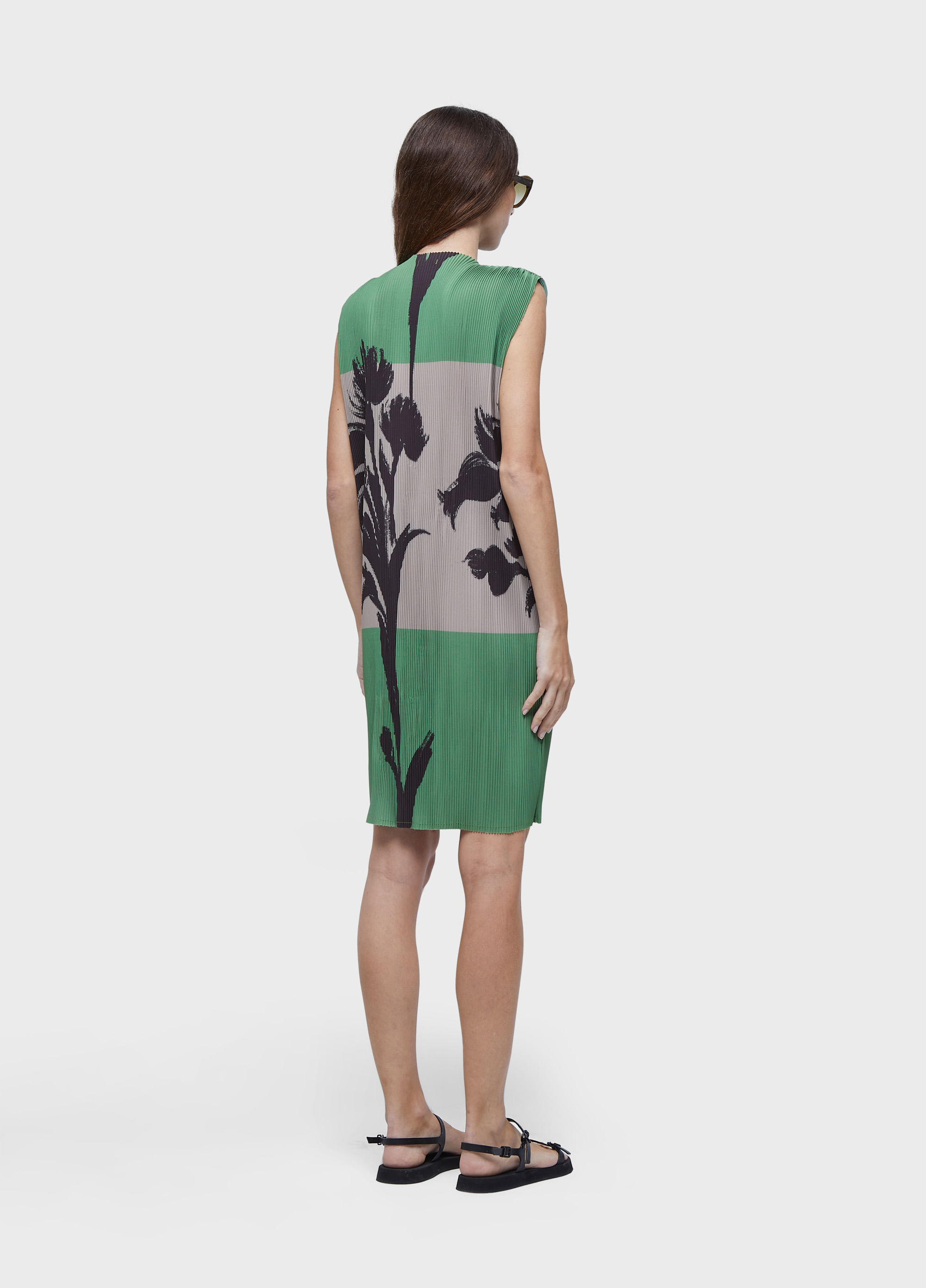 Vestido curto plissado nipo