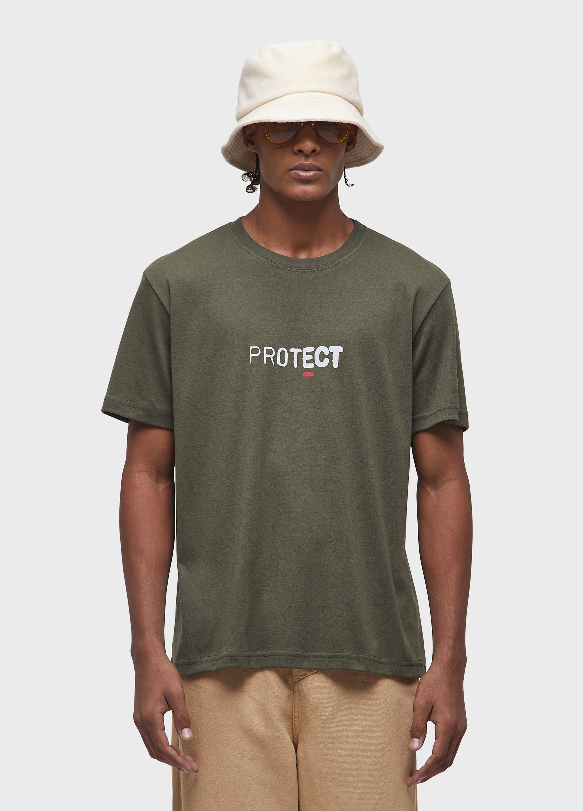 Big shirt protect the forests