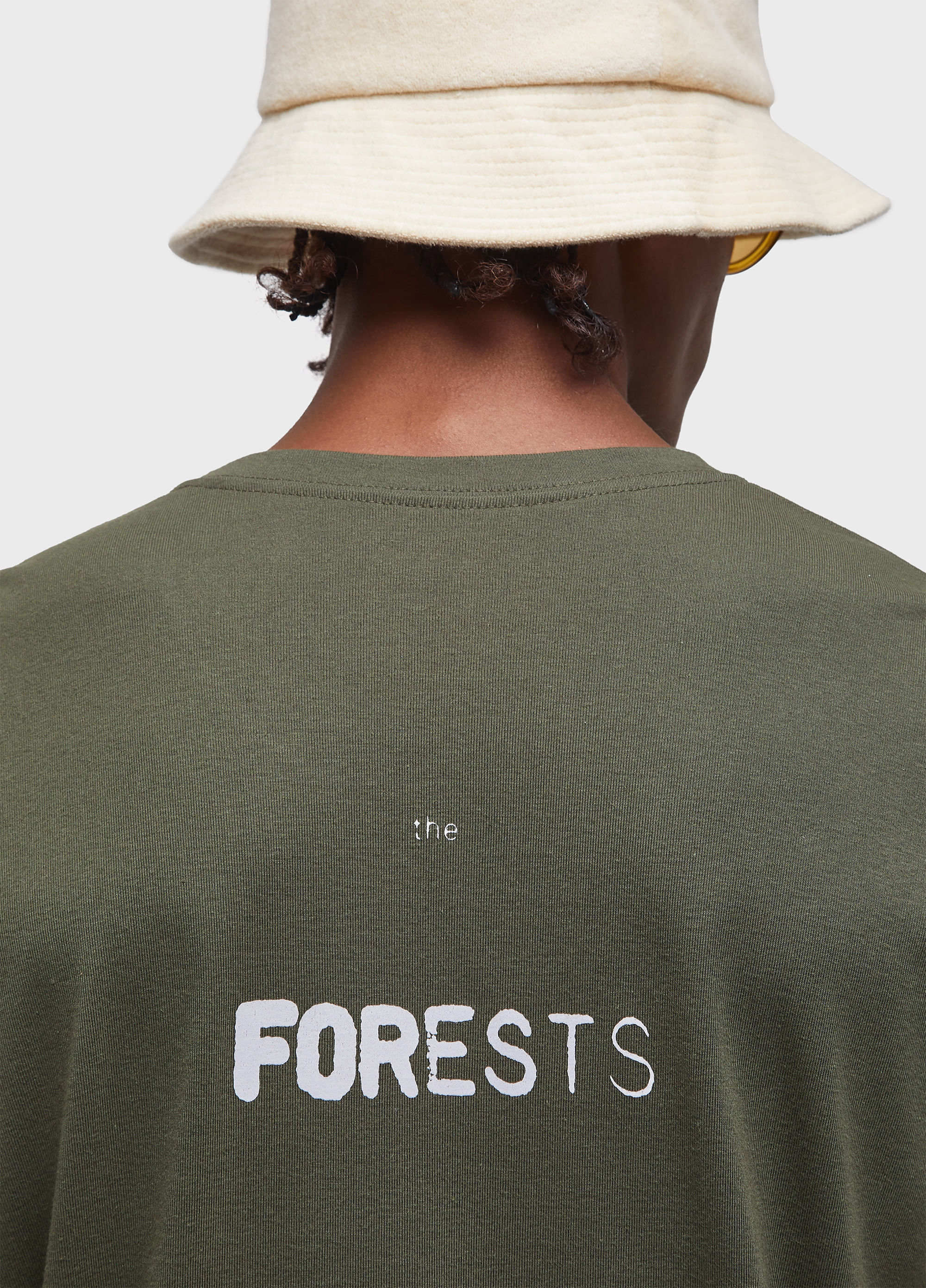 Big shirt protect the forests