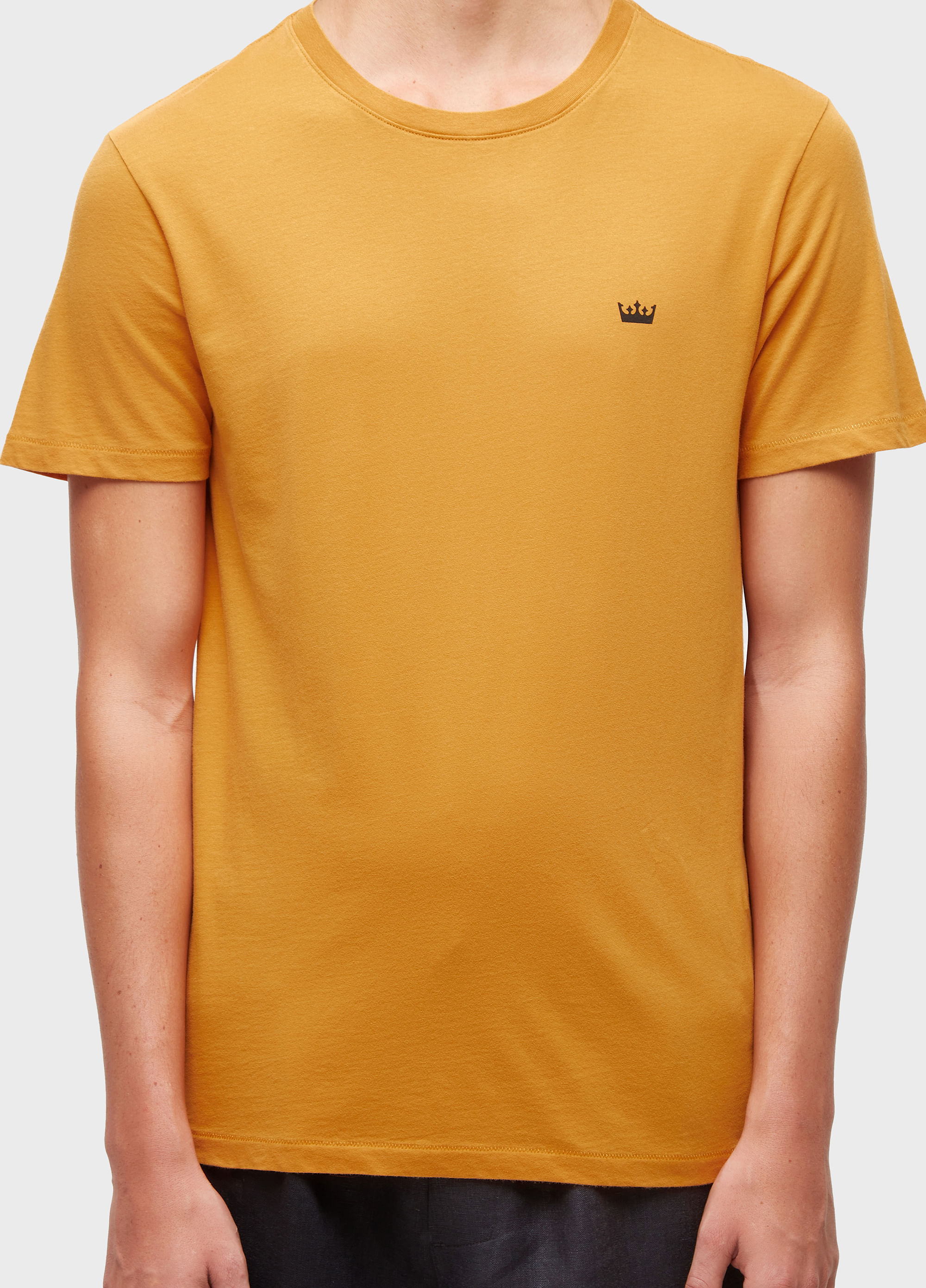 T-shirt soft used gold crown