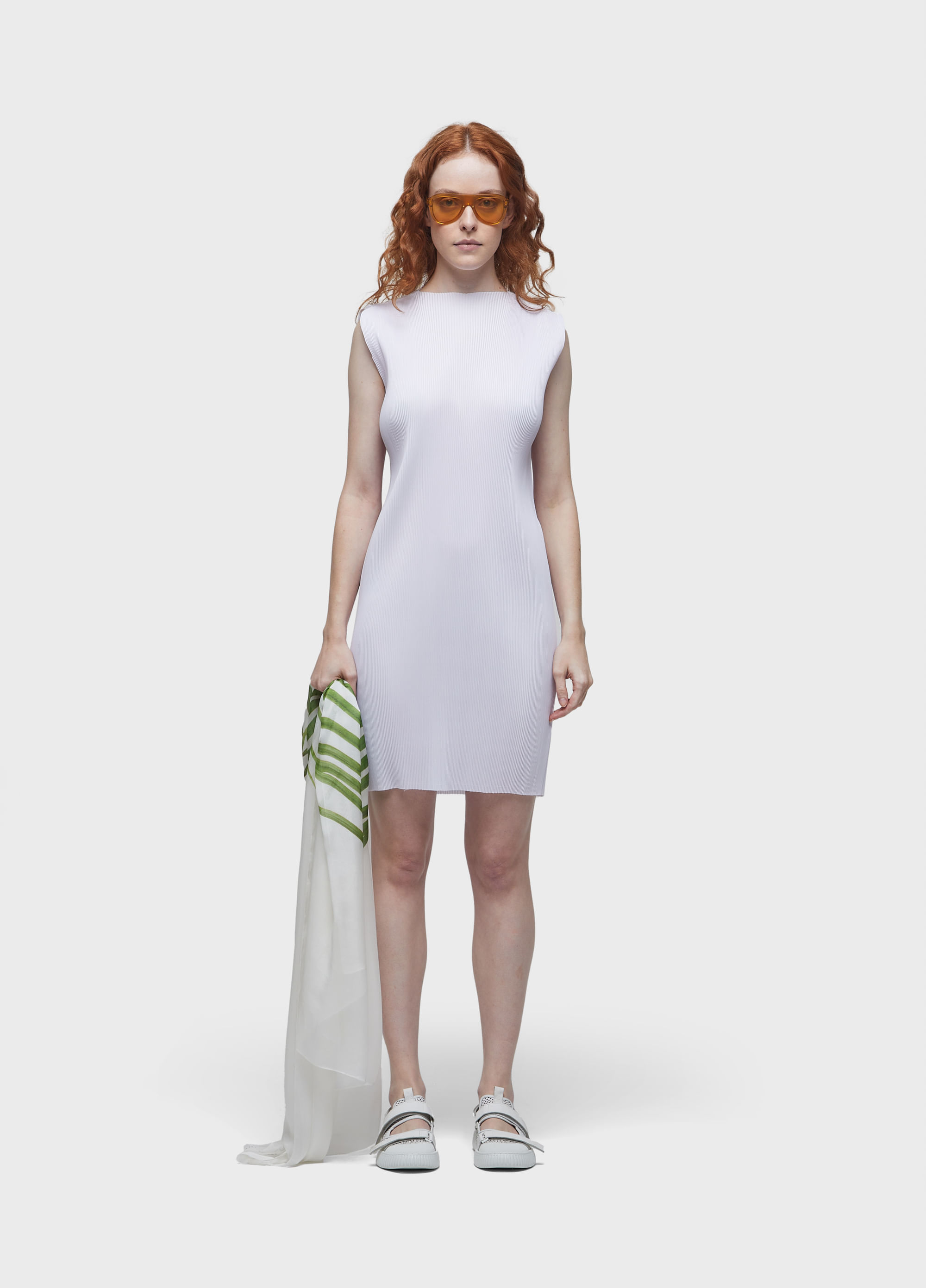 Vestido plissado curto