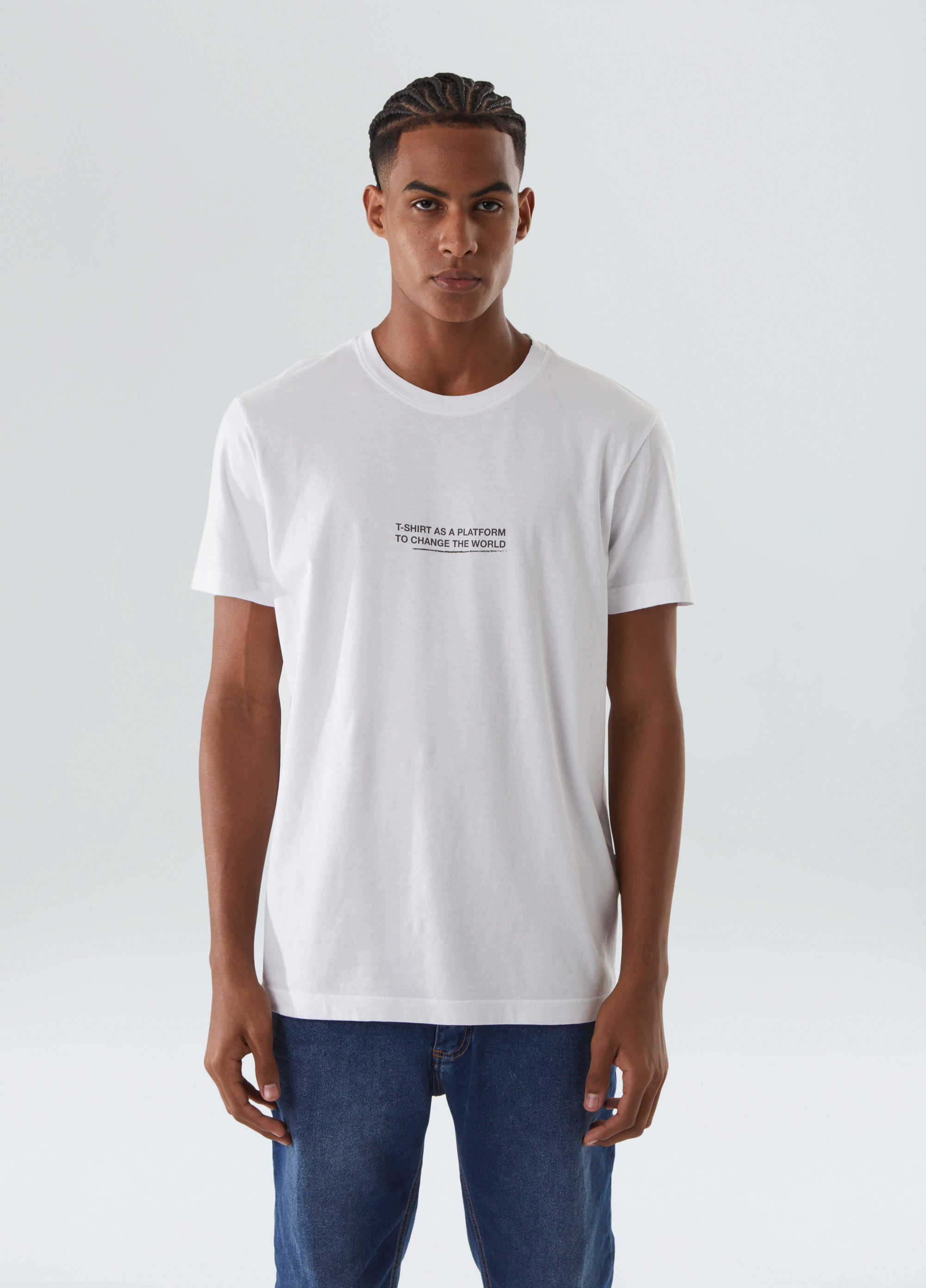 T-shirt stone platform