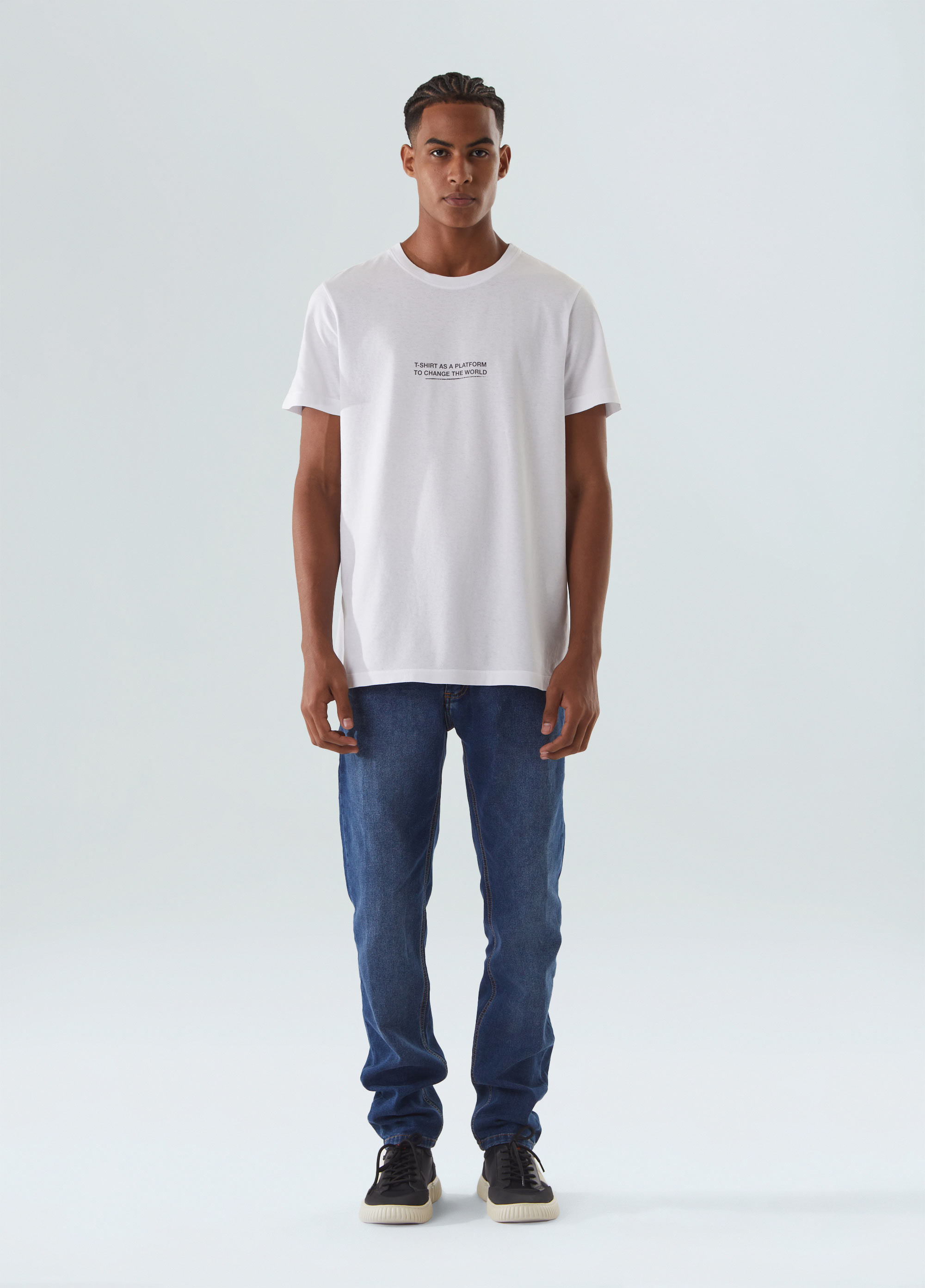 T-shirt stone platform